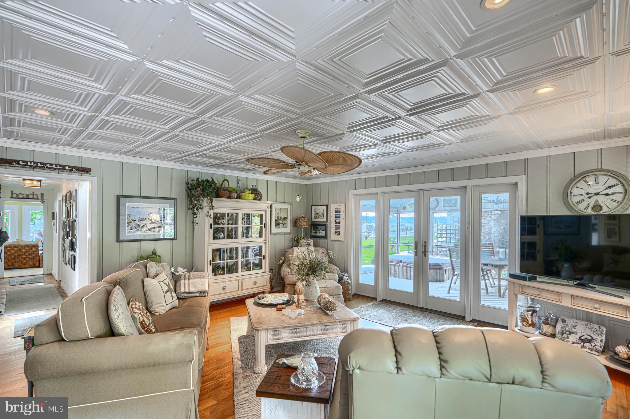 MIDDLE RIVER - Residential