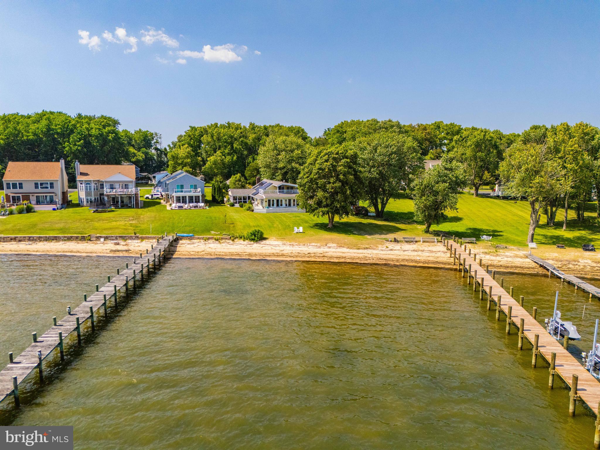 MIDDLE RIVER - Residential