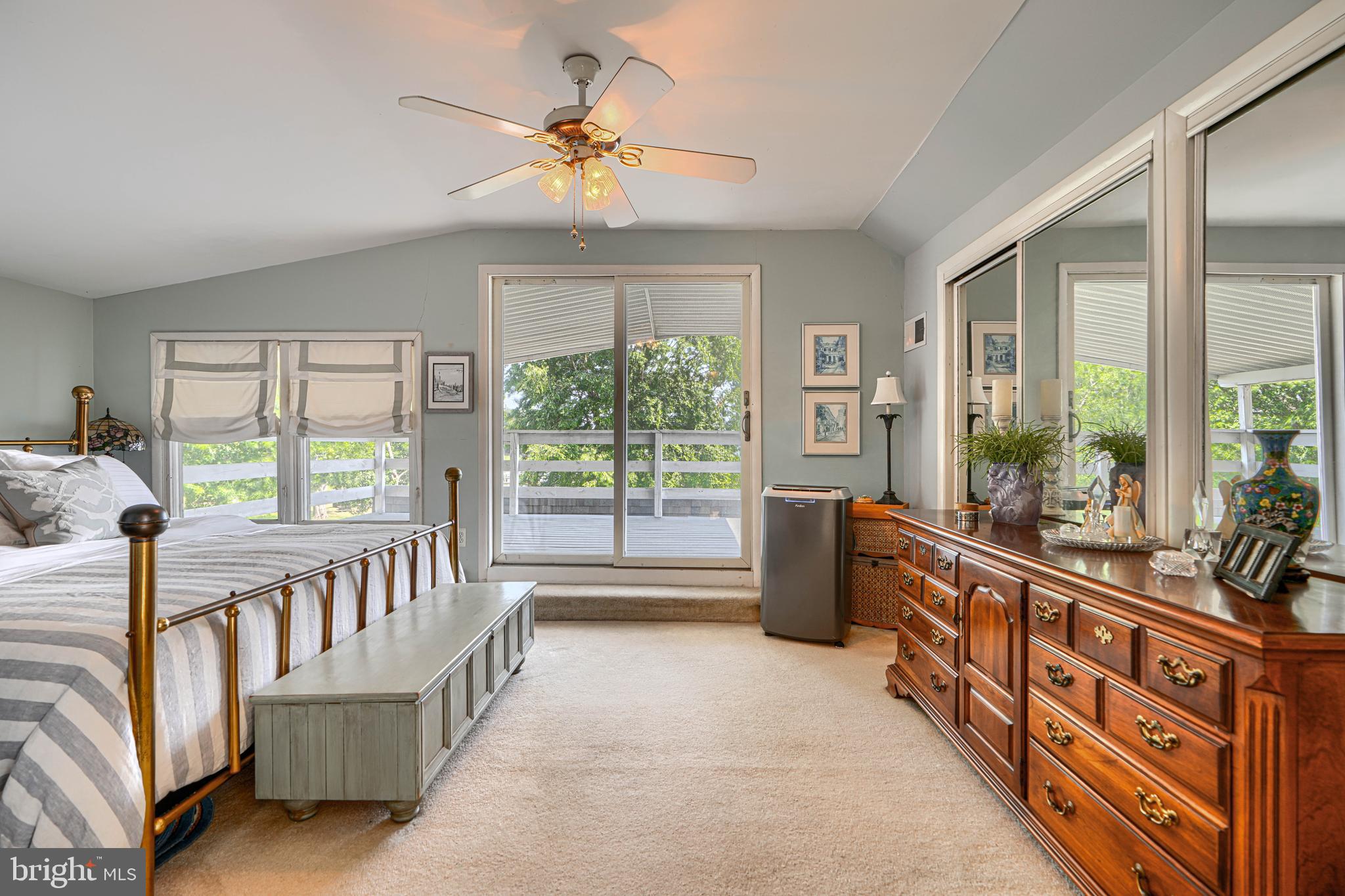 MIDDLE RIVER - Residential