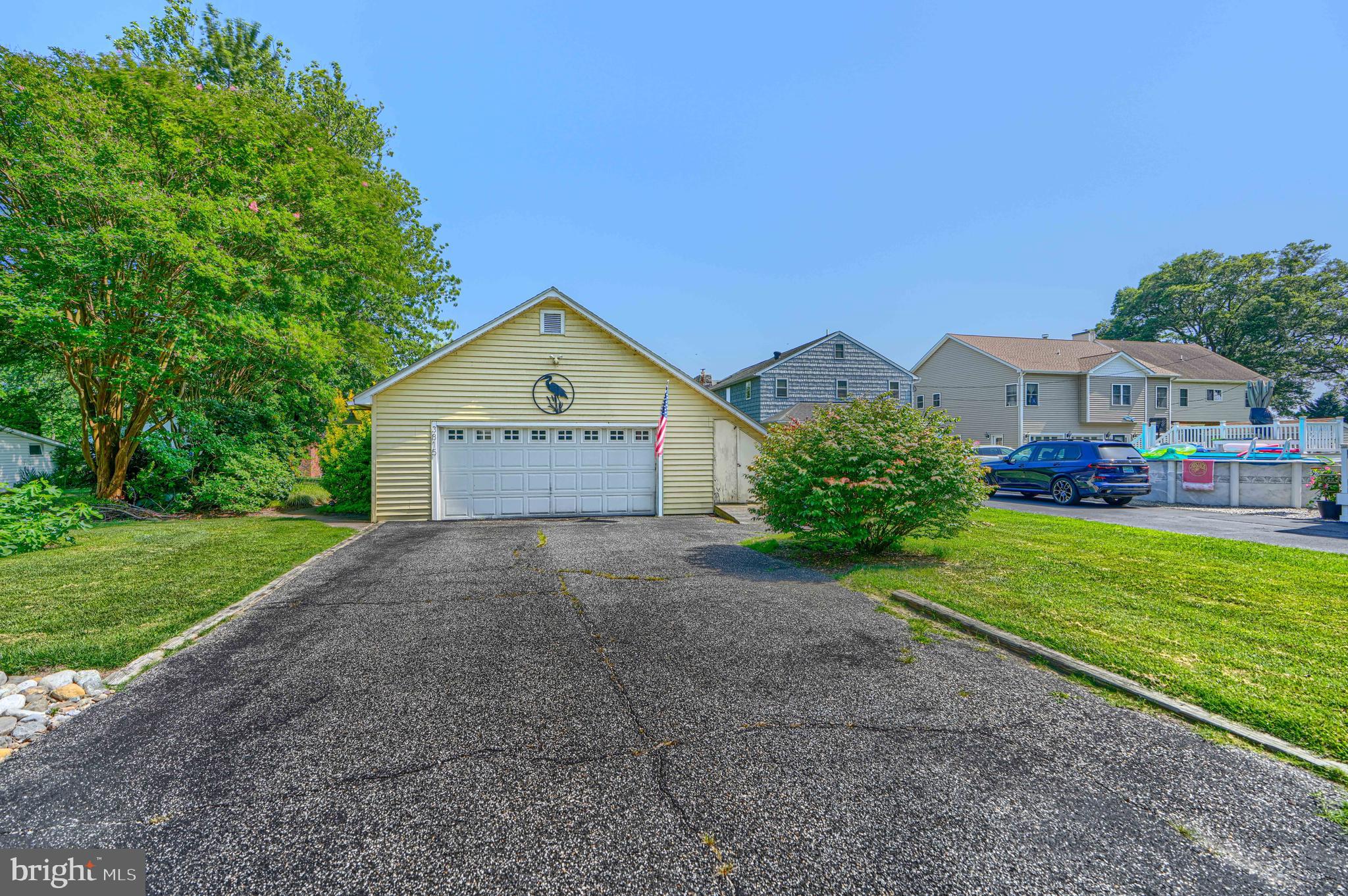 MIDDLE RIVER - Residential