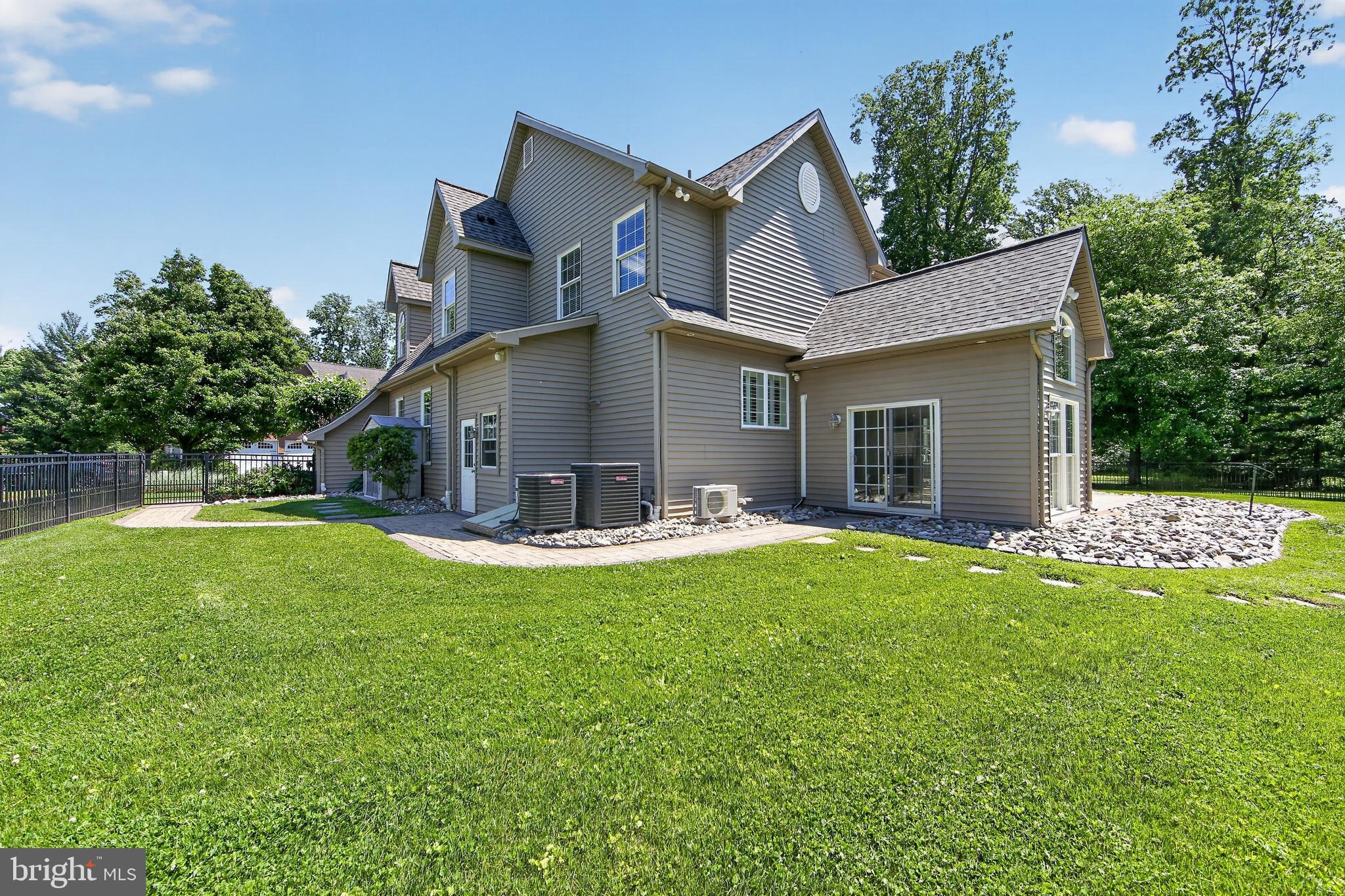 KENMORE WOODS - Residential
