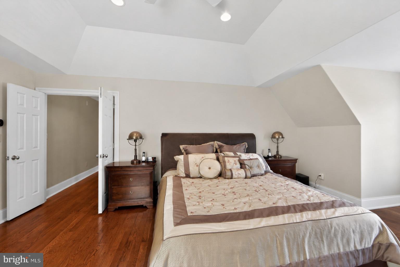 KENMORE WOODS - Residential