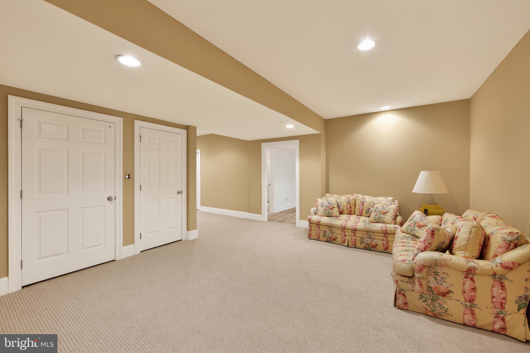 KENMORE WOODS - Residential