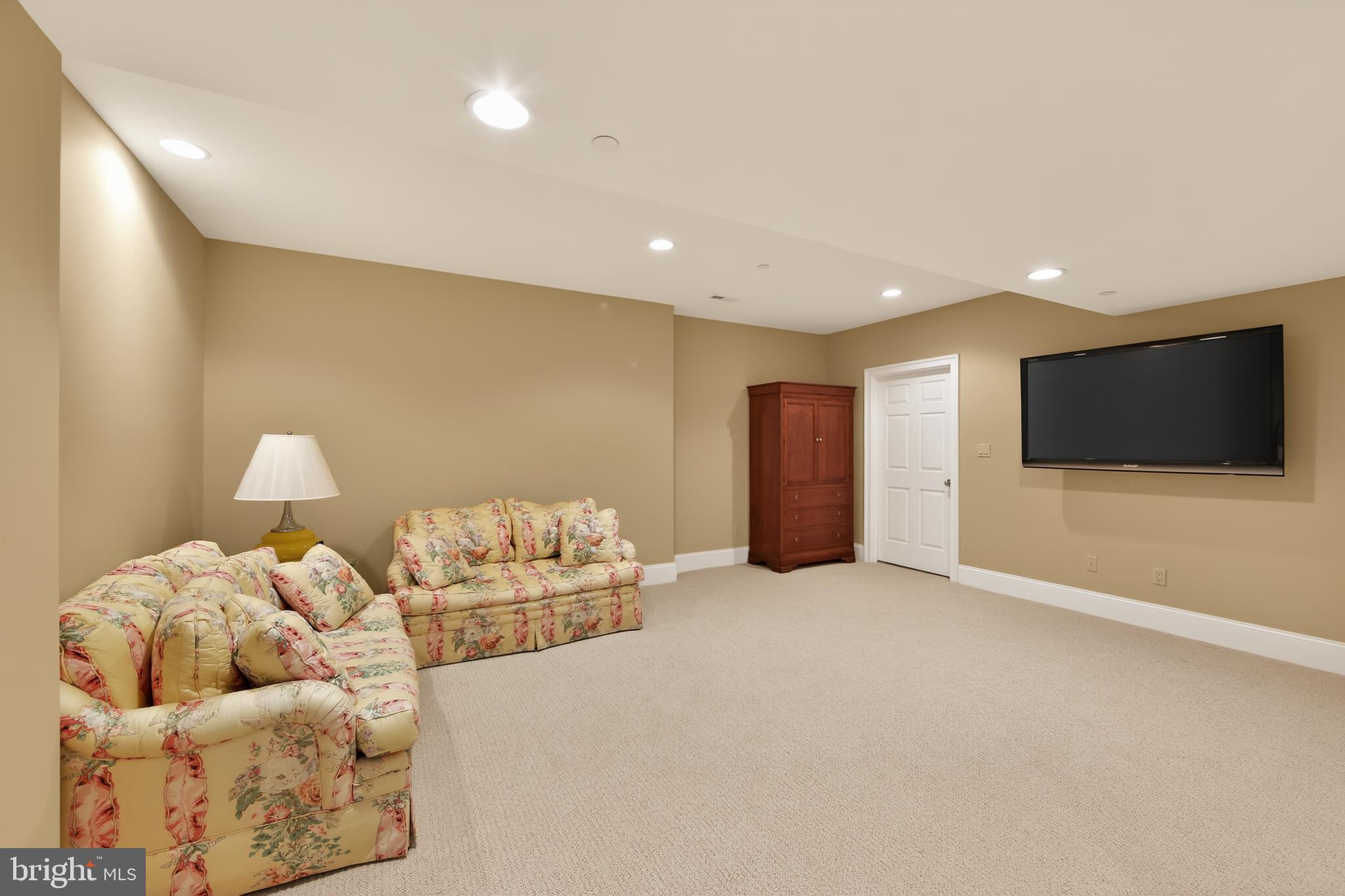 KENMORE WOODS - Residential