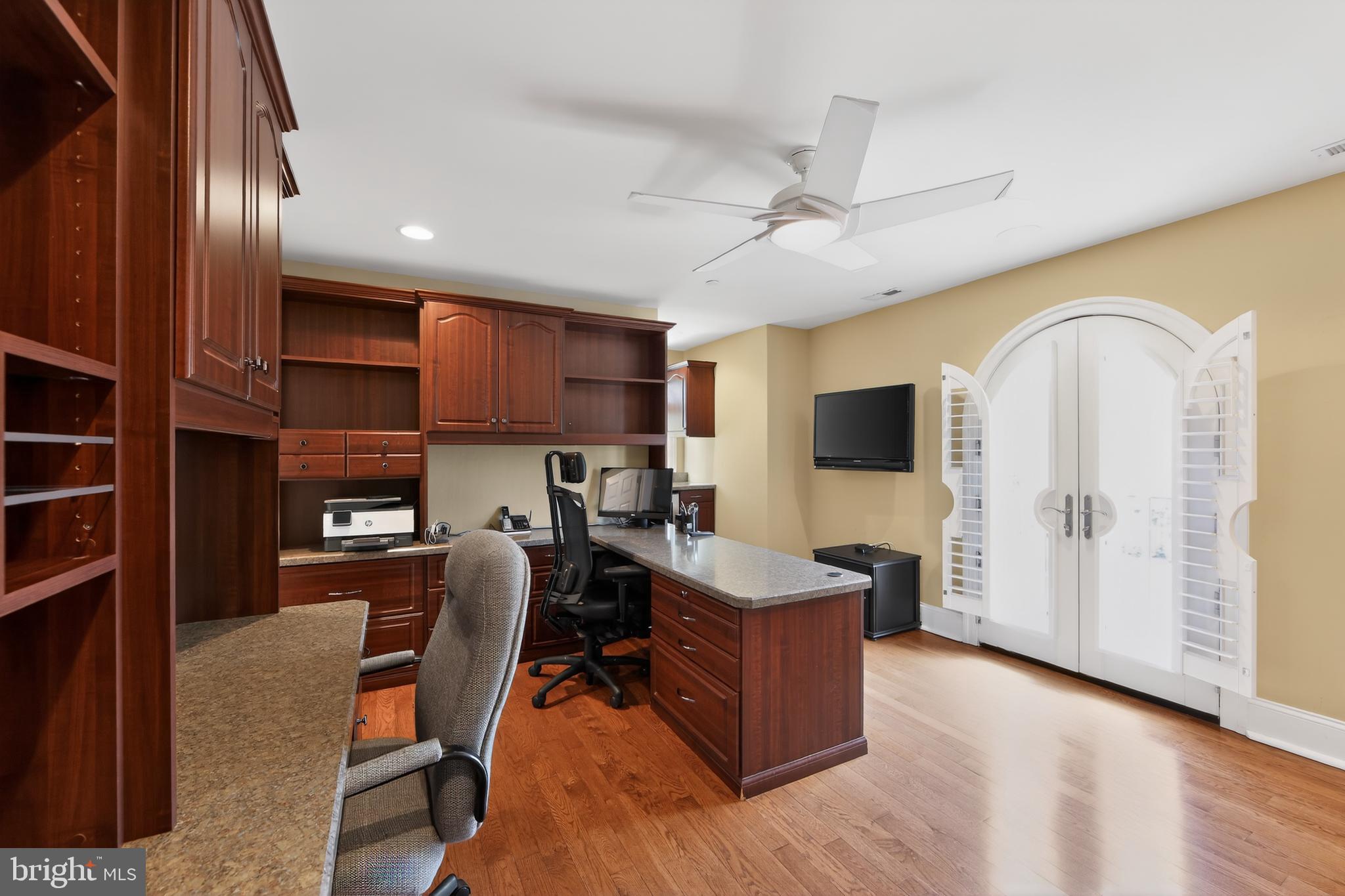 KENMORE WOODS - Residential