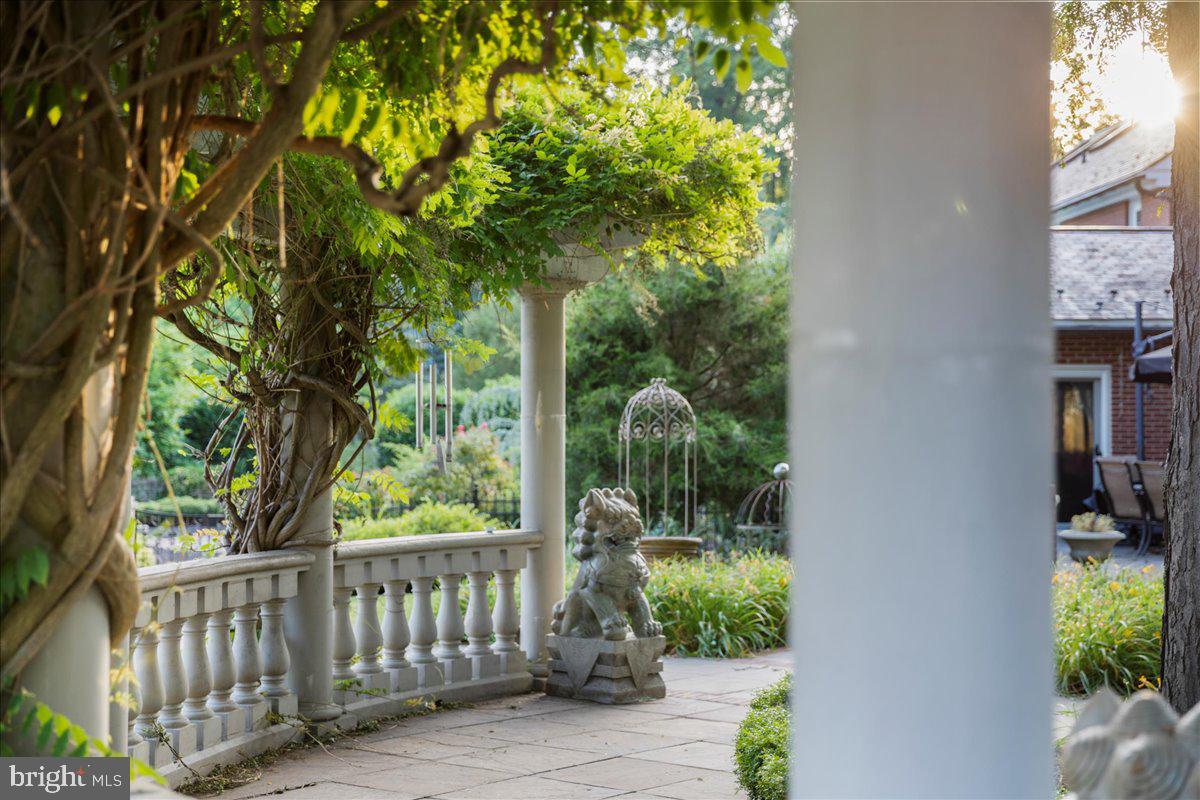 SOLEBURY MOUNT EST - Residential