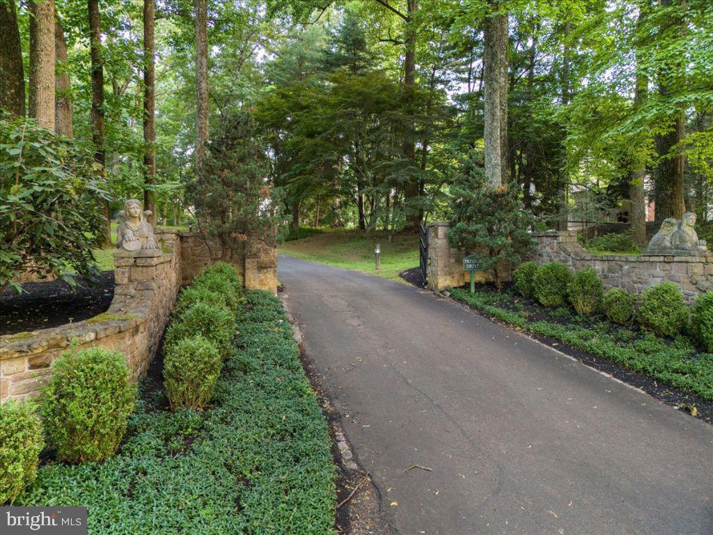 SOLEBURY MOUNT EST - Residential