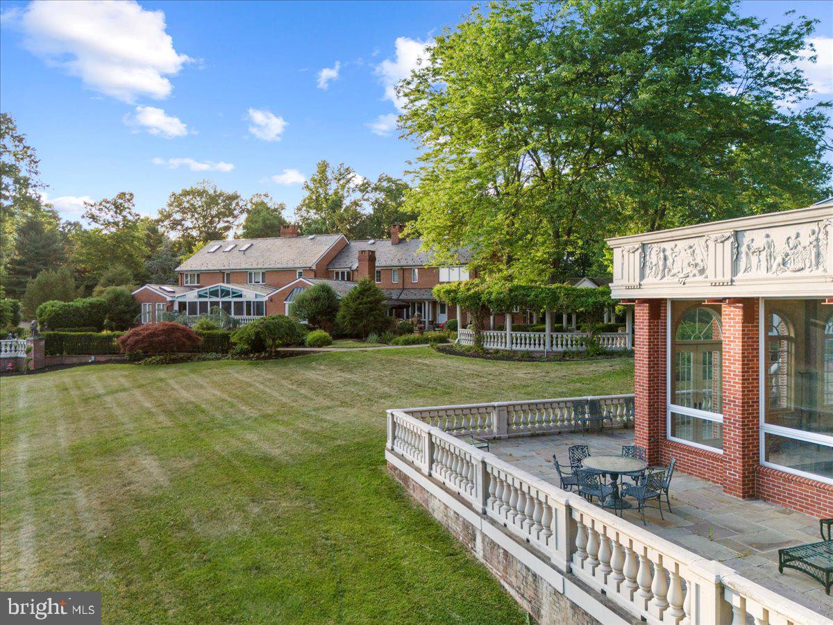SOLEBURY MOUNT EST - Residential