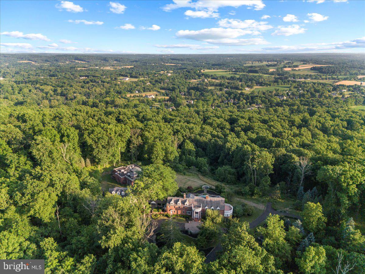 SOLEBURY MOUNT EST - Residential