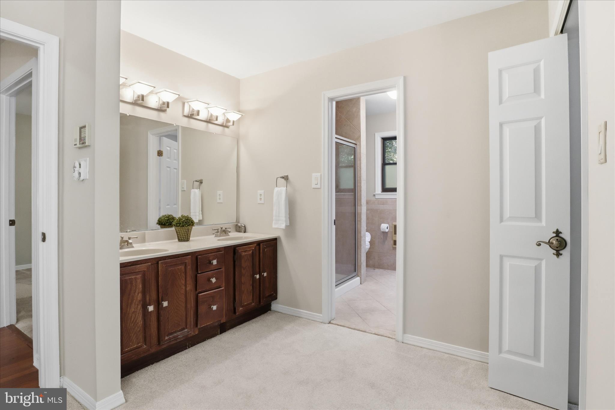 FOREST HILLS - Residential