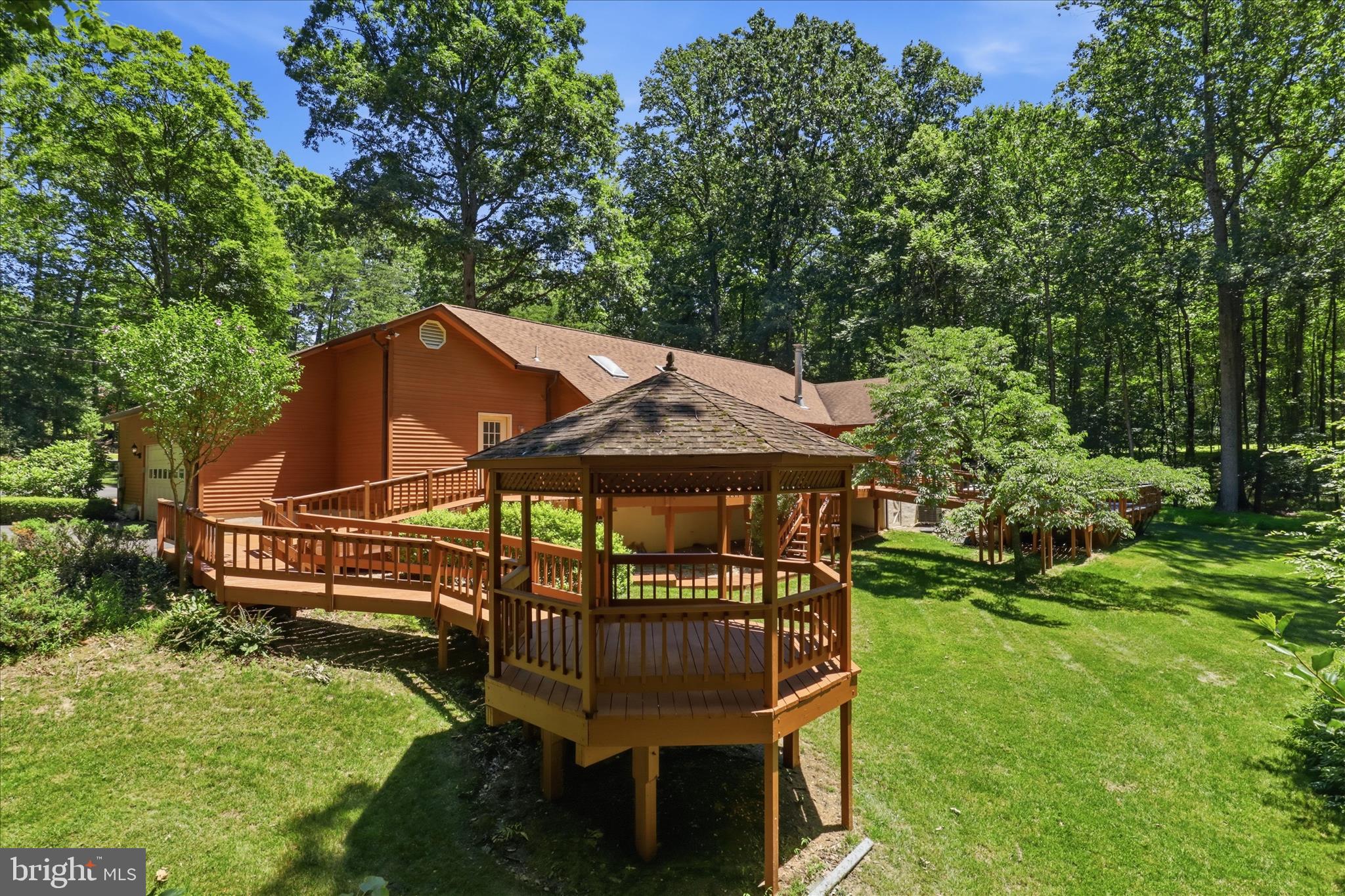 FOREST HILLS - Residential