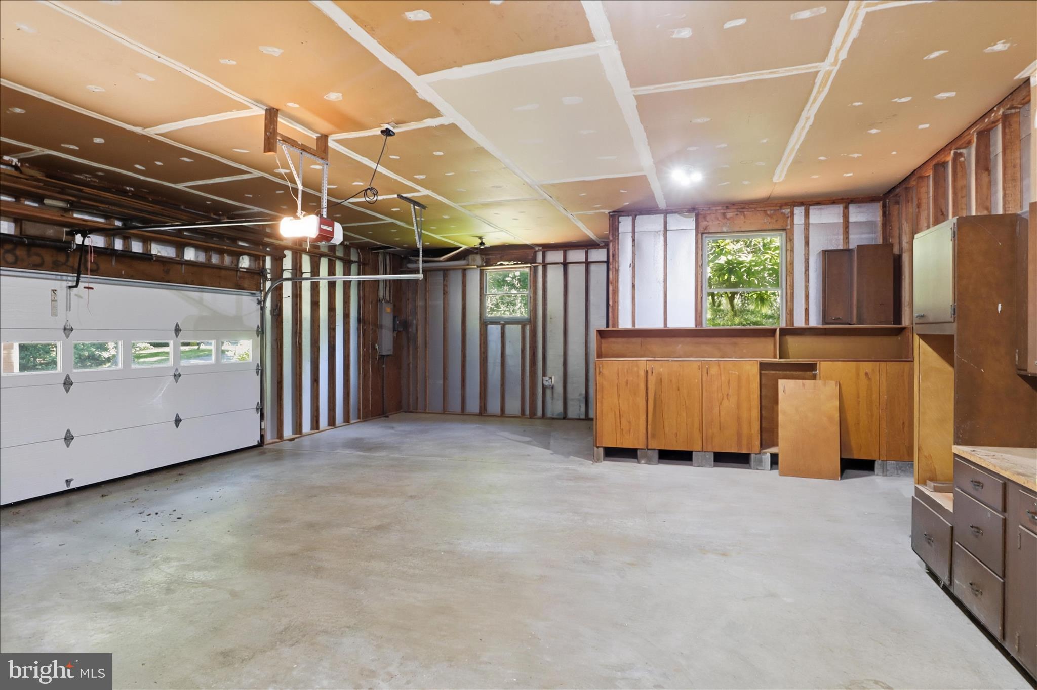 FOREST HILLS - Residential