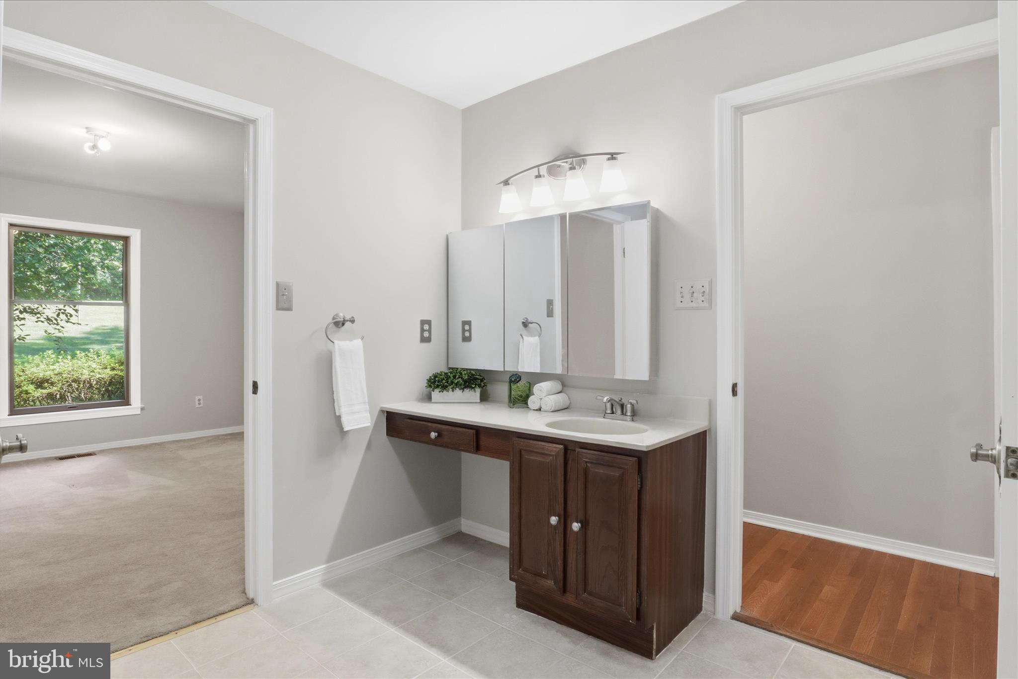 FOREST HILLS - Residential