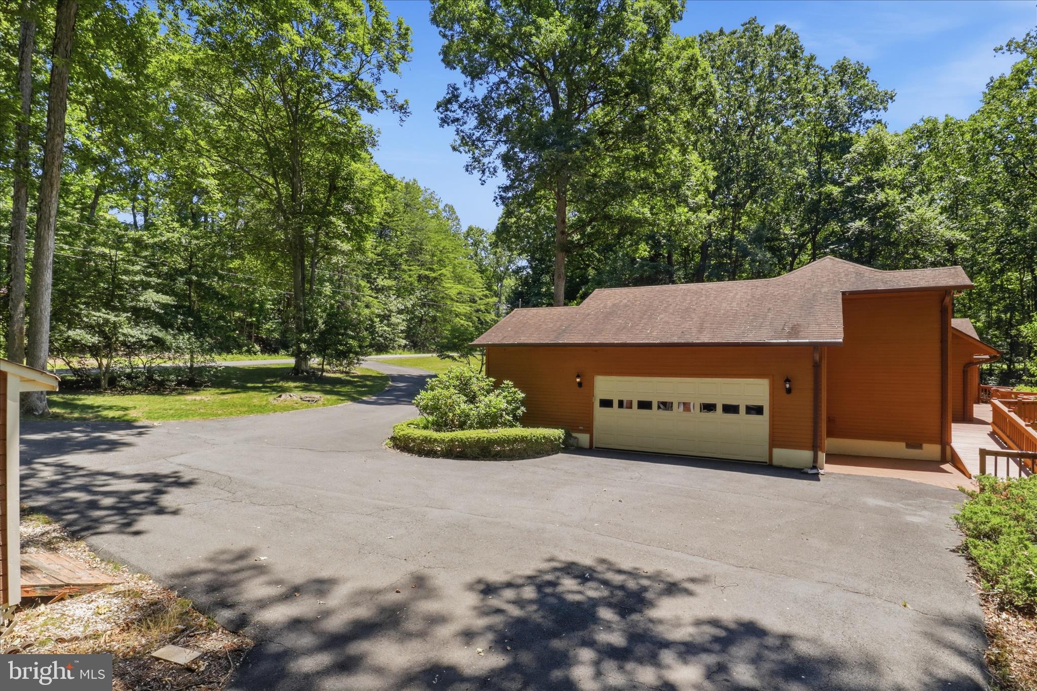 FOREST HILLS - Residential