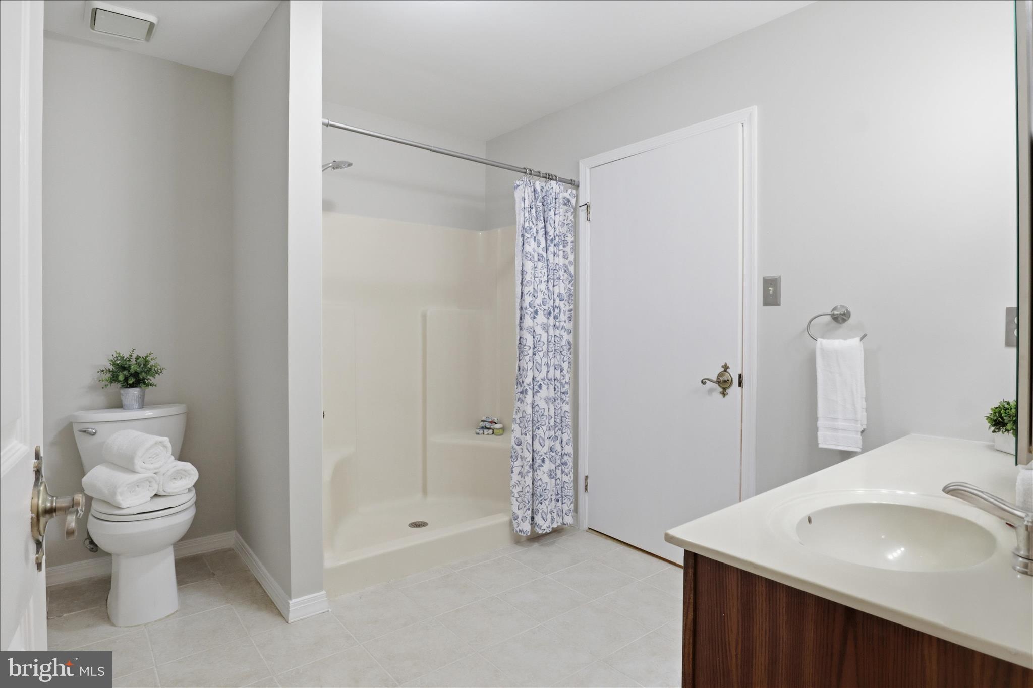 FOREST HILLS - Residential