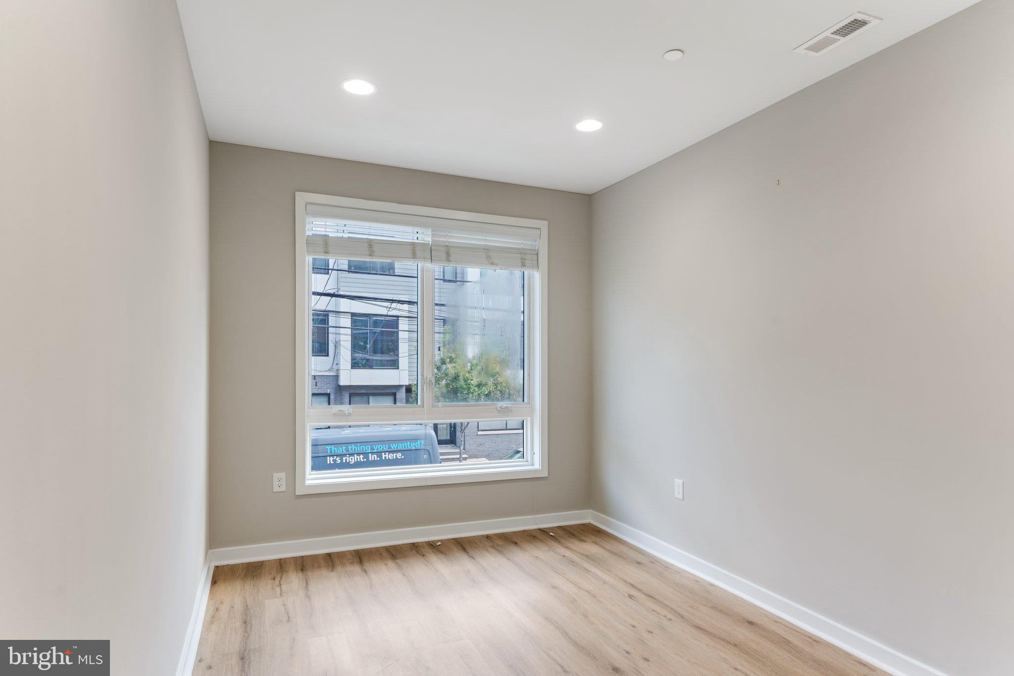OLDE KENSINGTON - Residential Lease