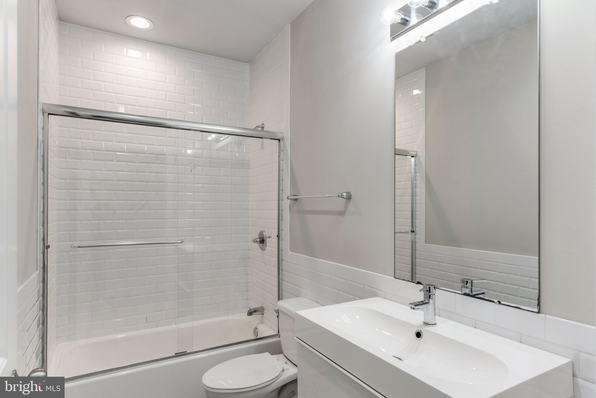 OLDE KENSINGTON - Residential Lease