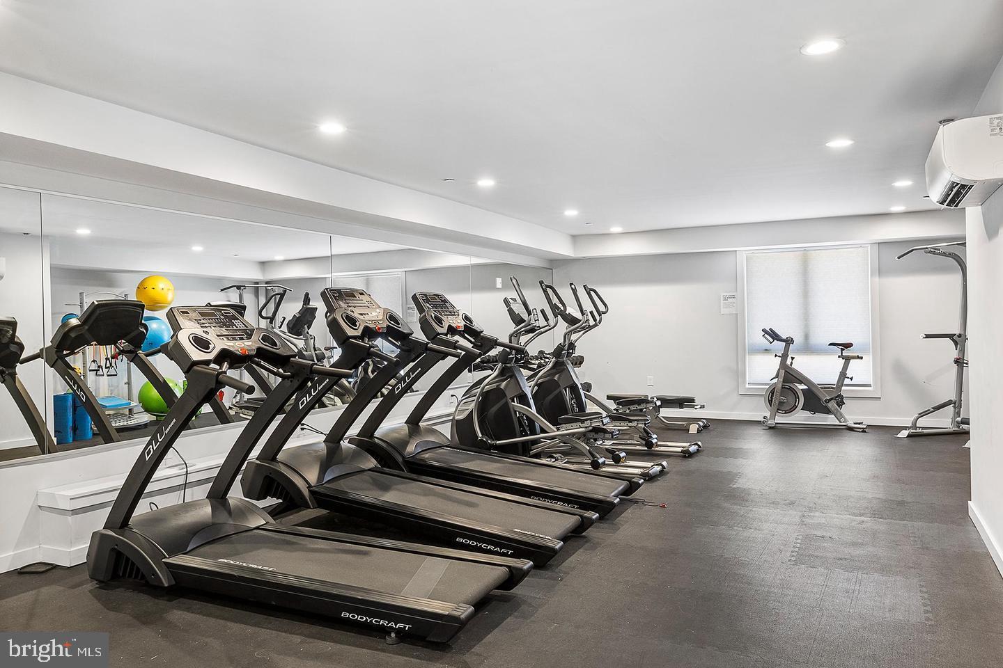 OLDE KENSINGTON - Residential Lease