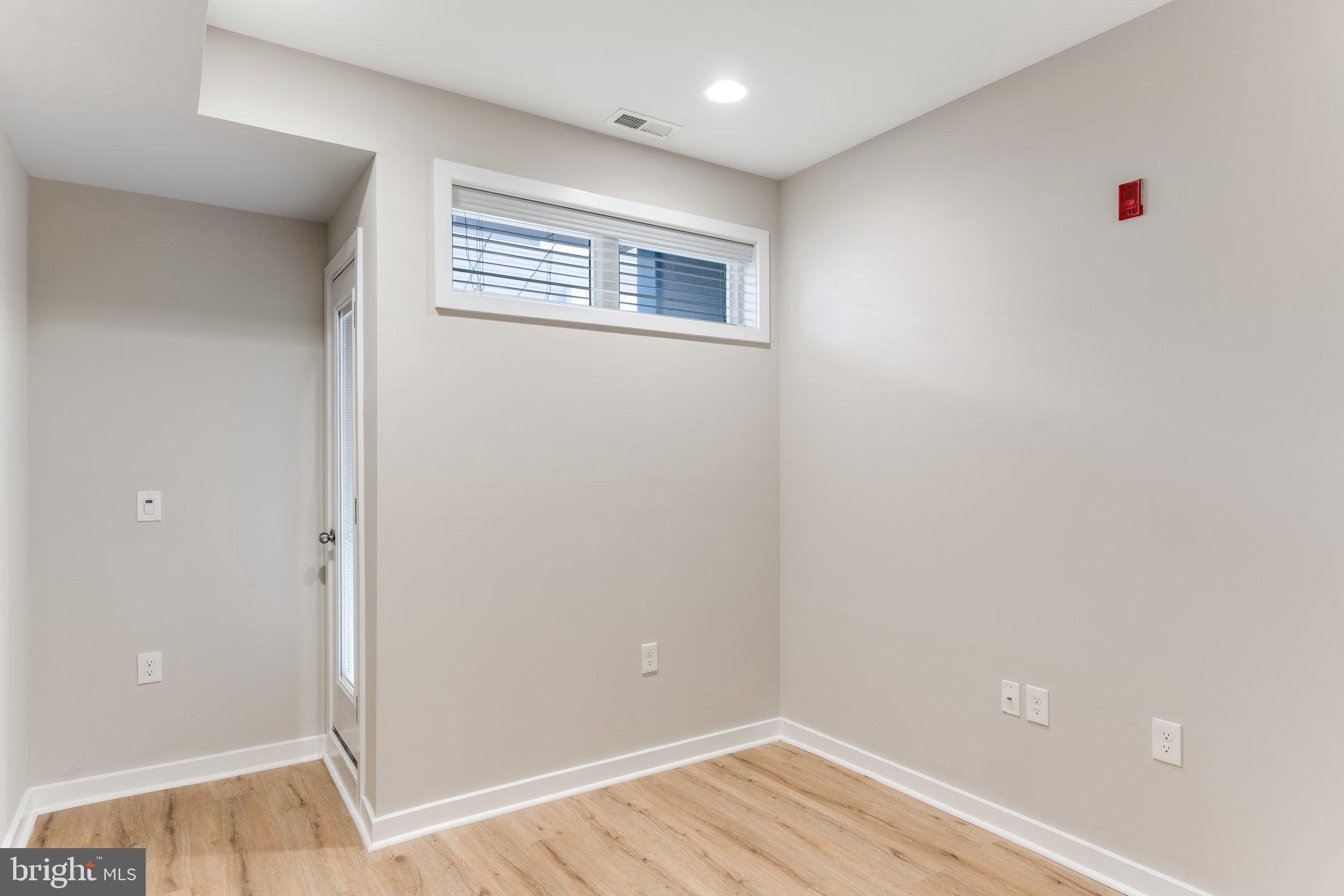 OLDE KENSINGTON - Residential Lease