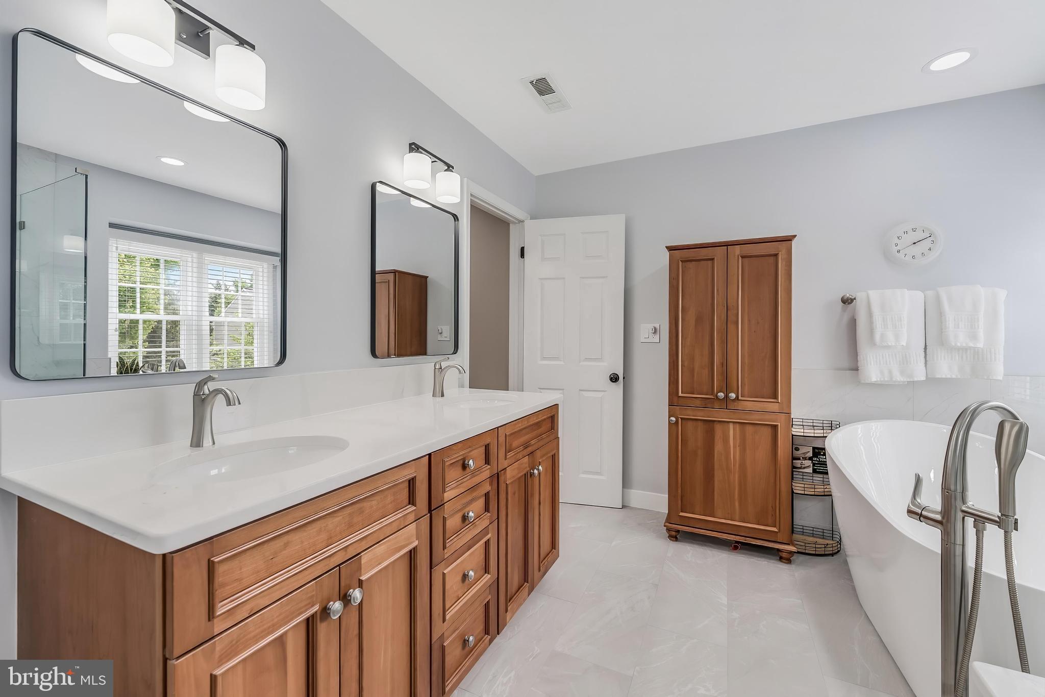 CHANTILLY HIGHLANDS - Residential