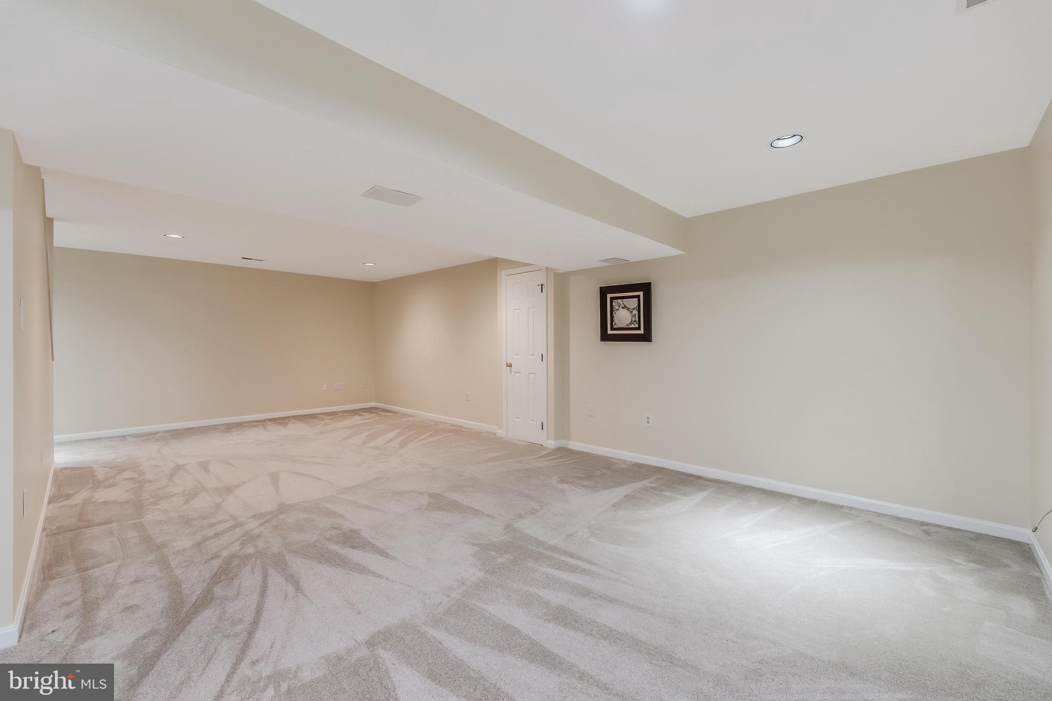 CHANTILLY HIGHLANDS - Residential