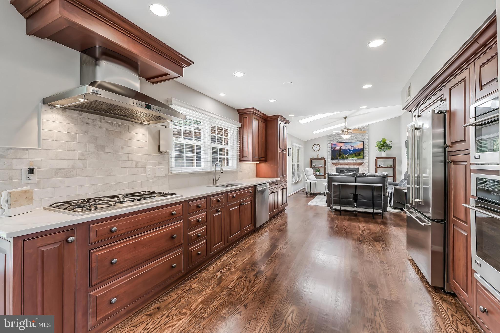 CHANTILLY HIGHLANDS - Residential