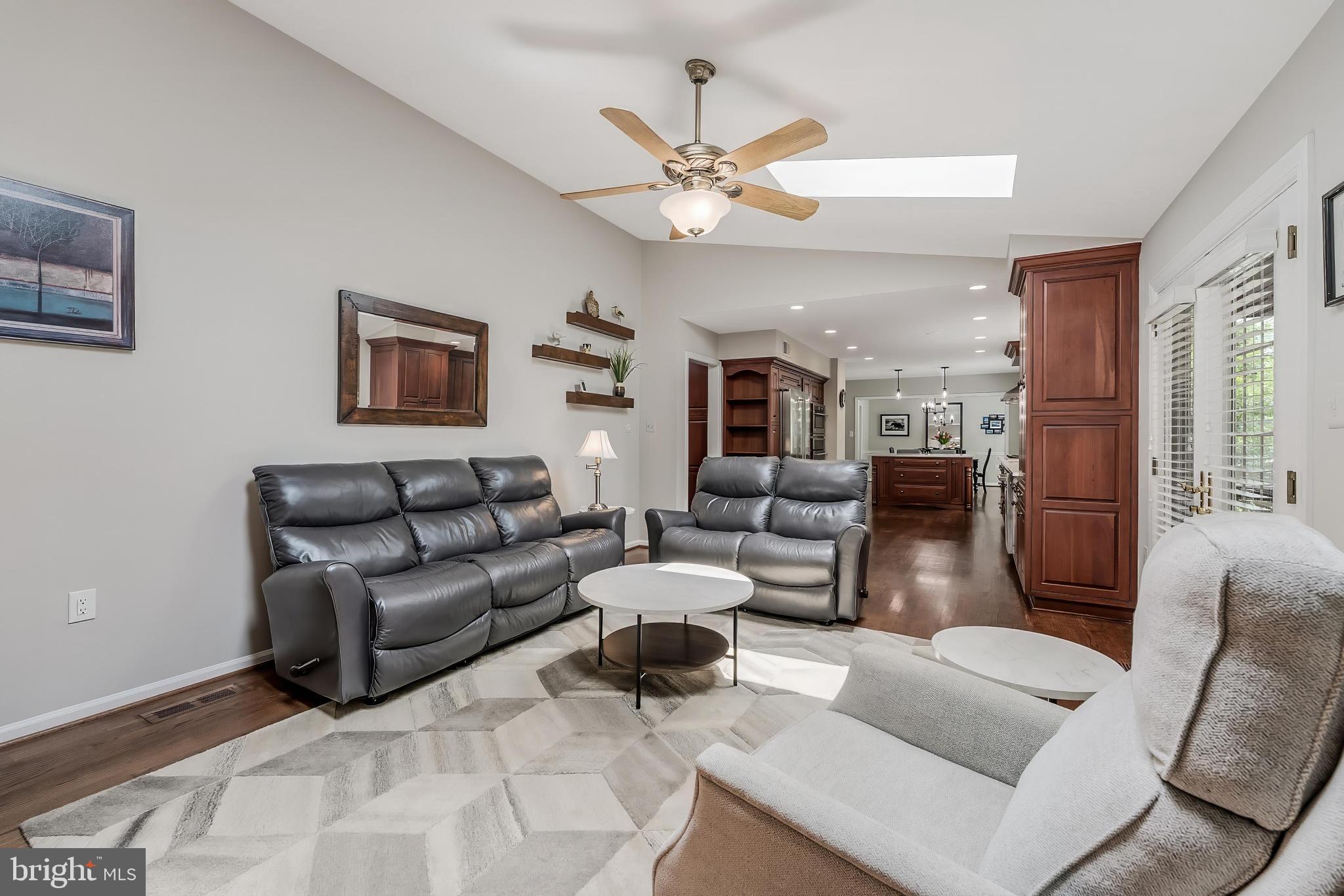 CHANTILLY HIGHLANDS - Residential