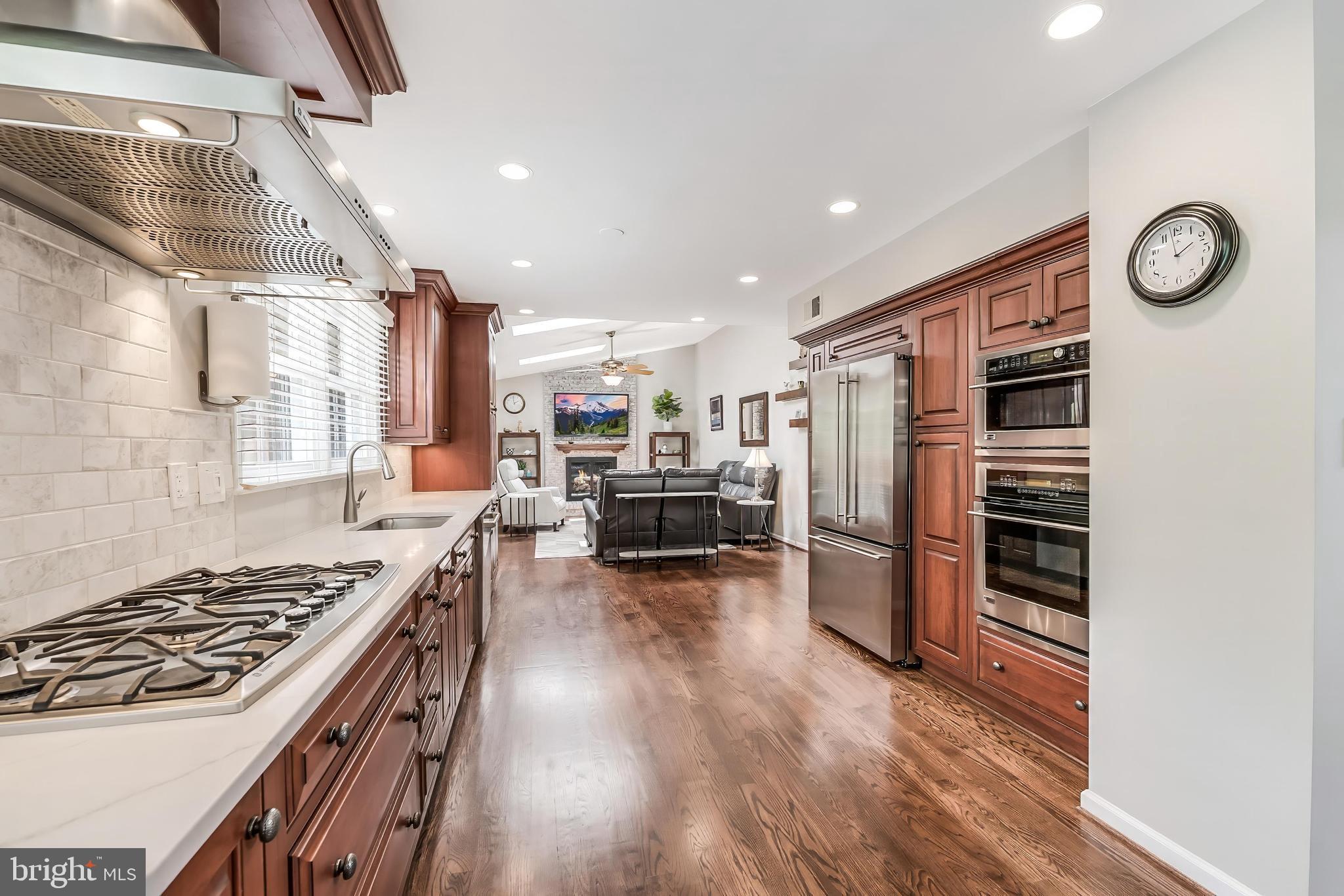 CHANTILLY HIGHLANDS - Residential