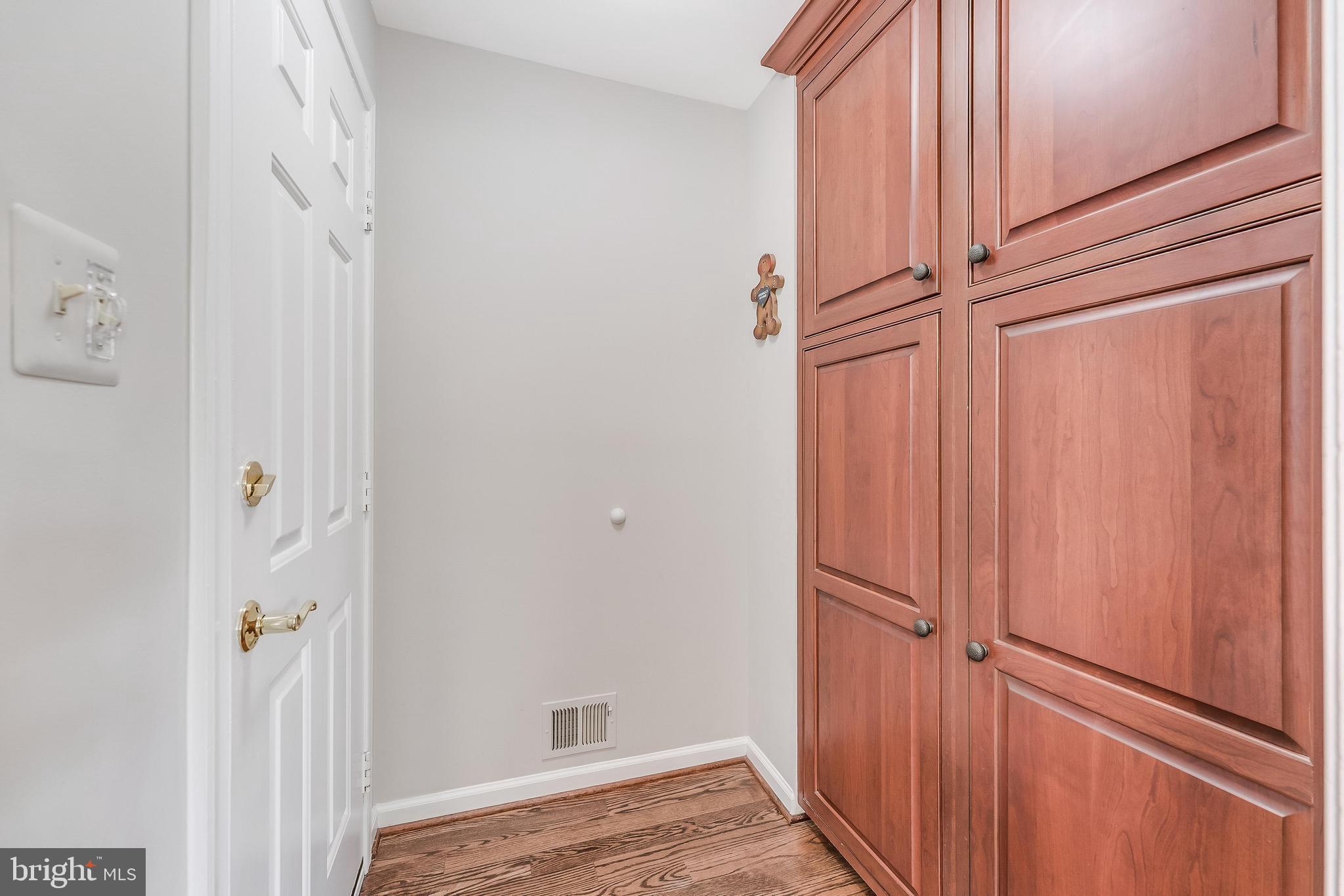 CHANTILLY HIGHLANDS - Residential