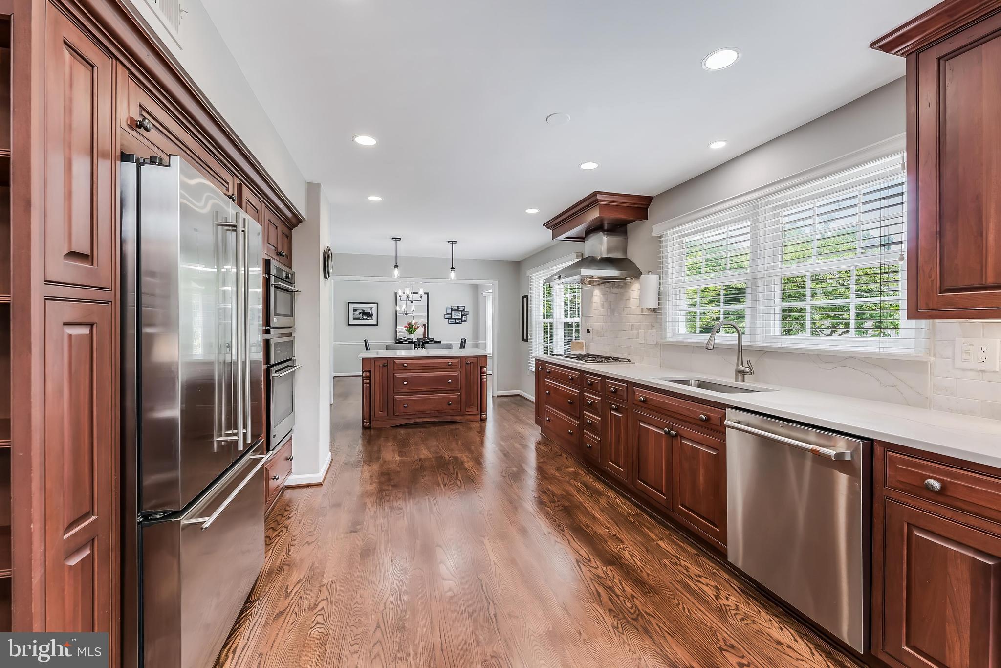 CHANTILLY HIGHLANDS - Residential
