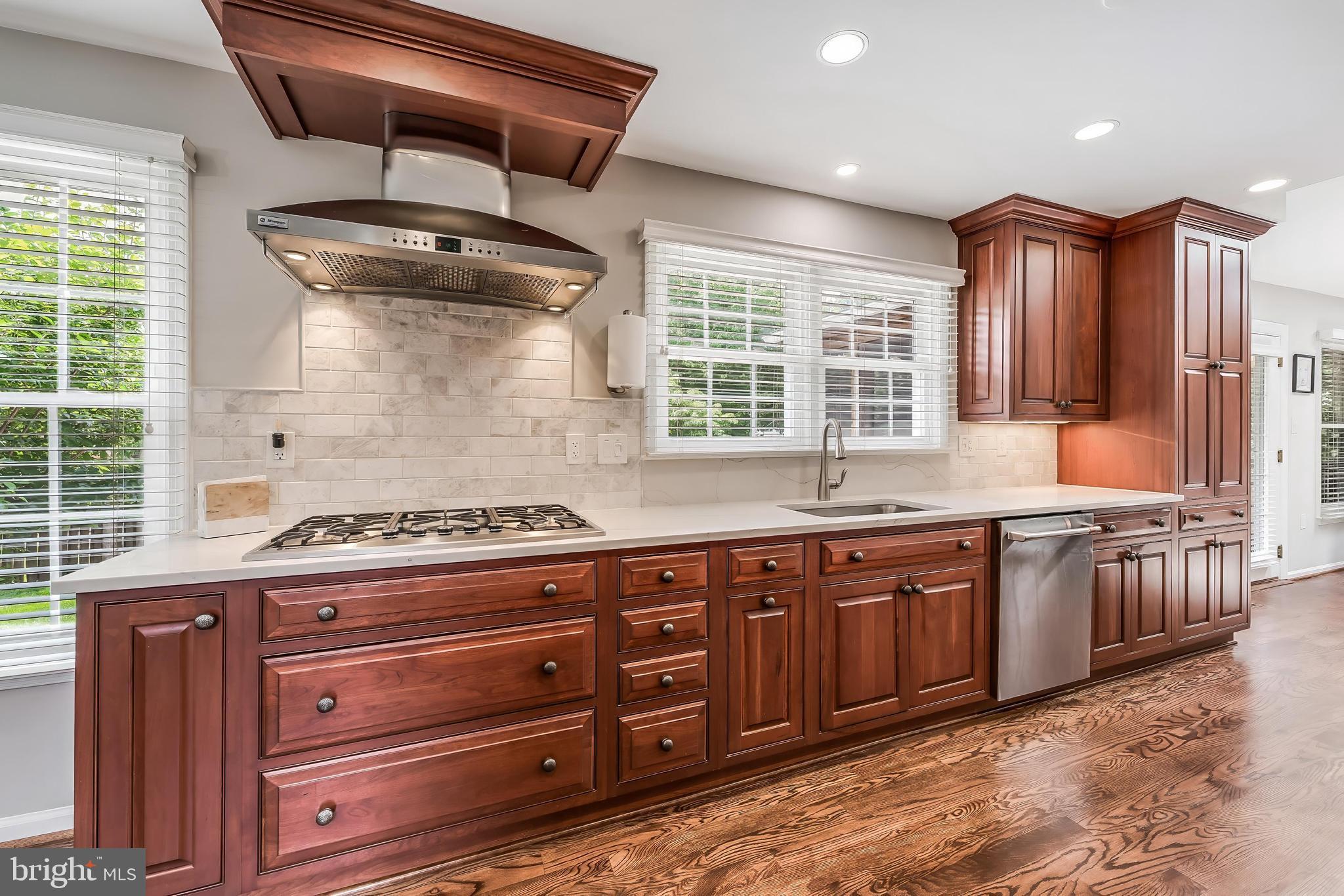 CHANTILLY HIGHLANDS - Residential