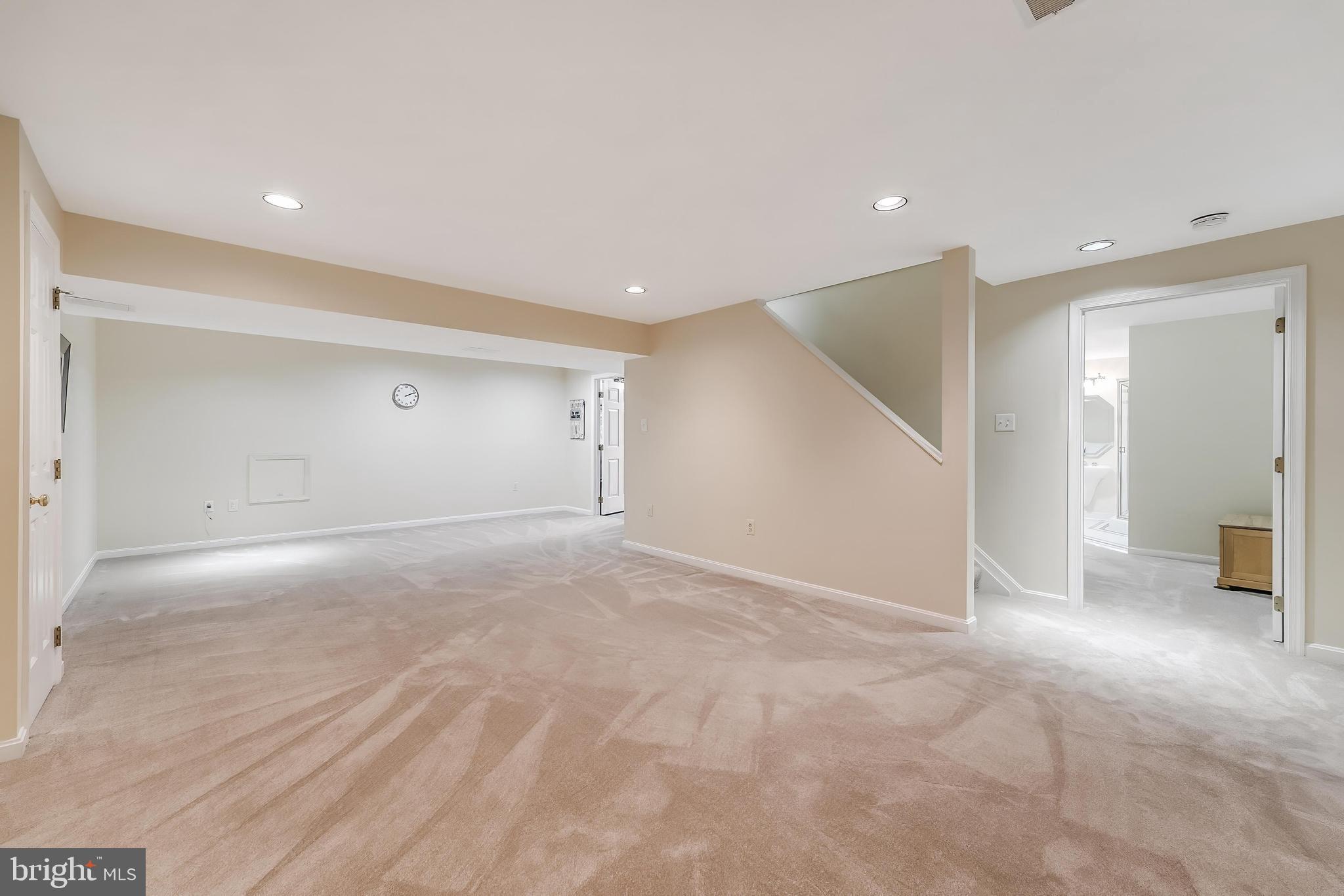 CHANTILLY HIGHLANDS - Residential