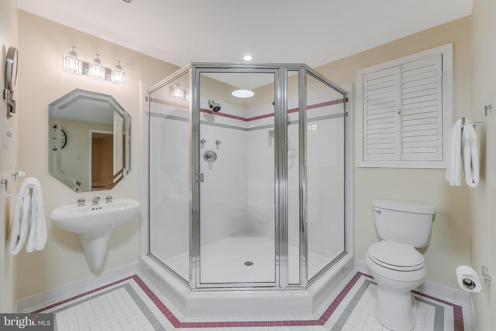 CHANTILLY HIGHLANDS - Residential