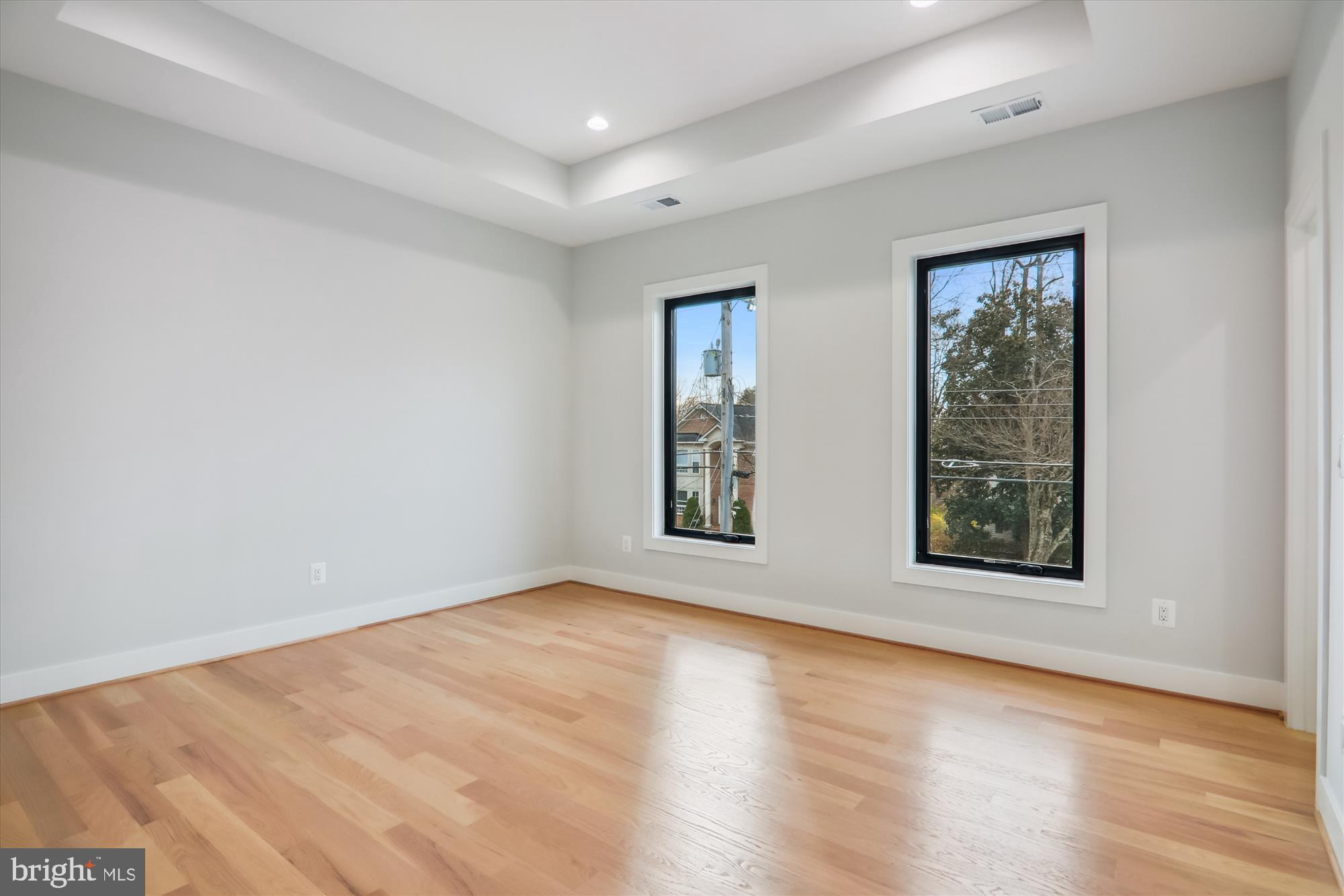 VIENNA WOODS - Residential