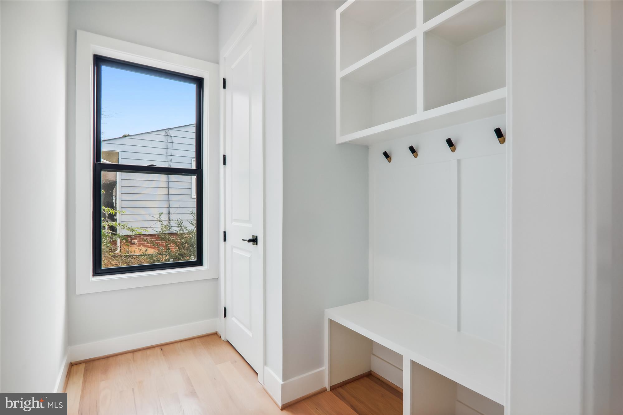 VIENNA WOODS - Residential