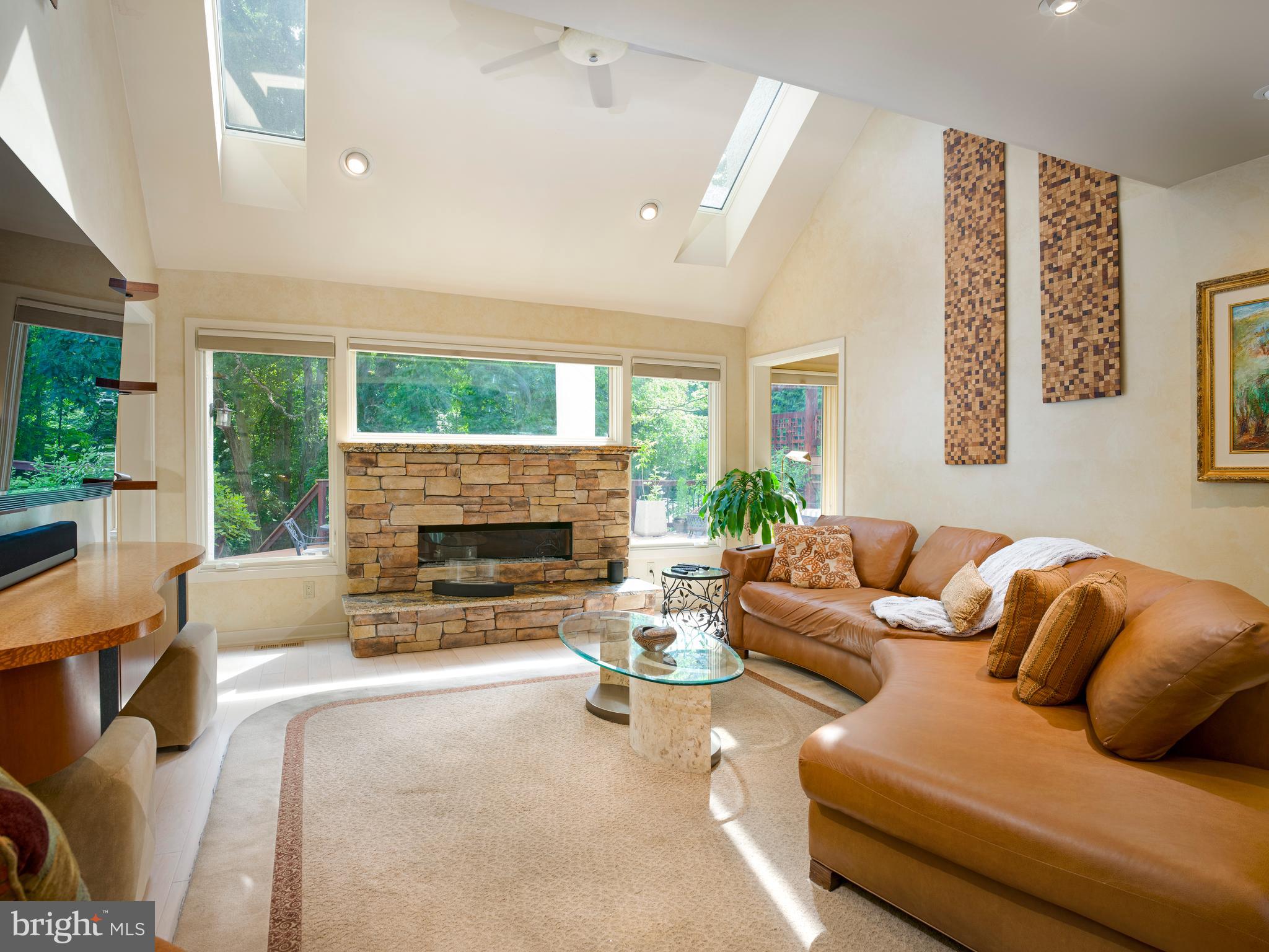 INDIAN CREEK - Residential