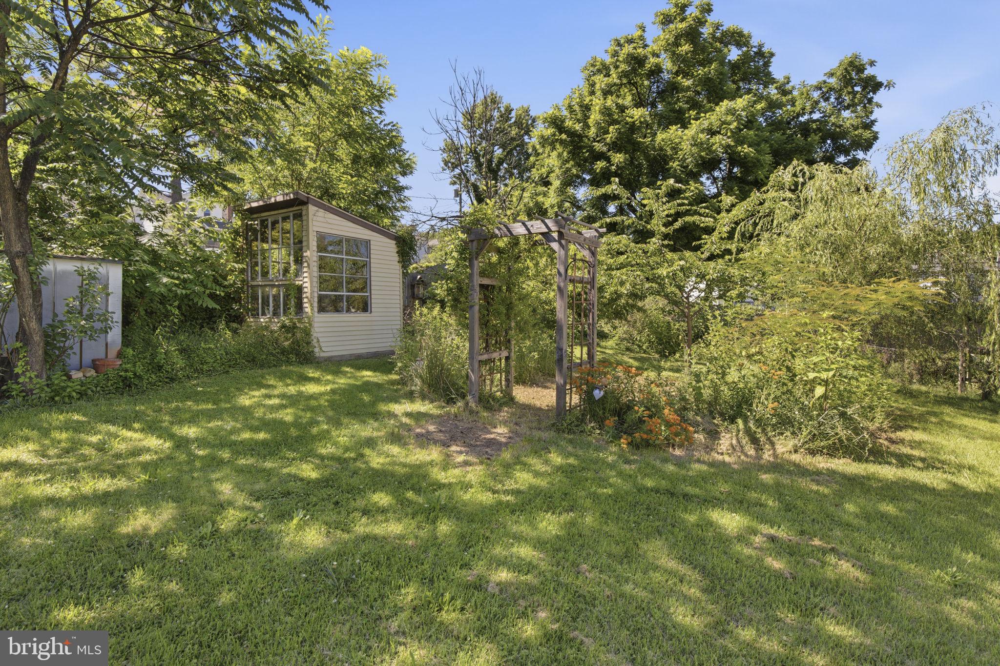BLOOMSBURY FIELD - Residential