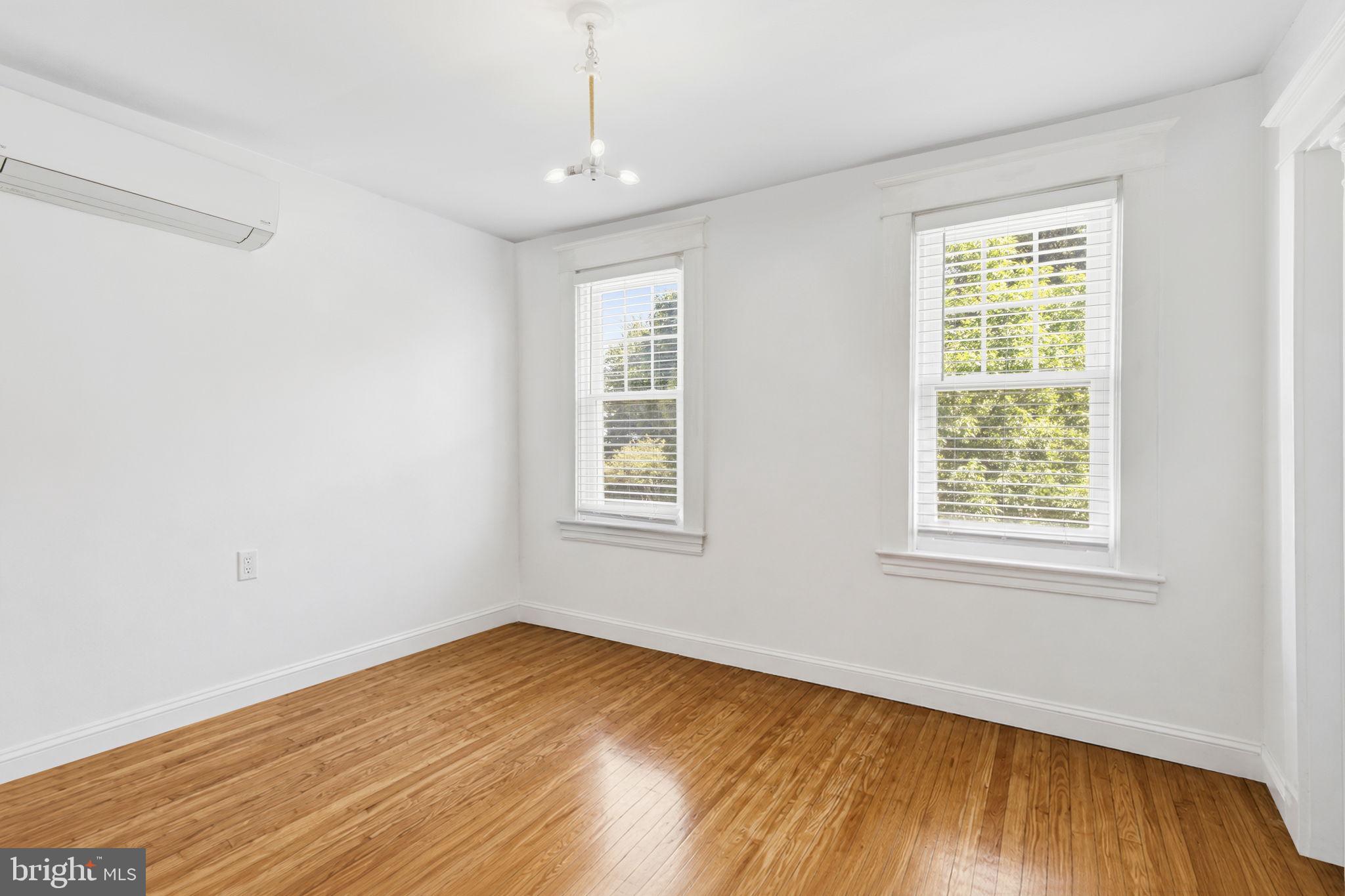 BLOOMSBURY FIELD - Residential
