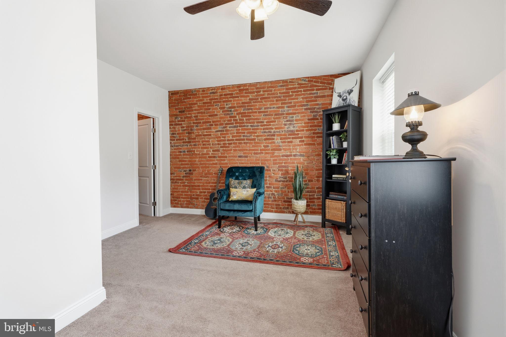 ROXBOROUGH - Residential