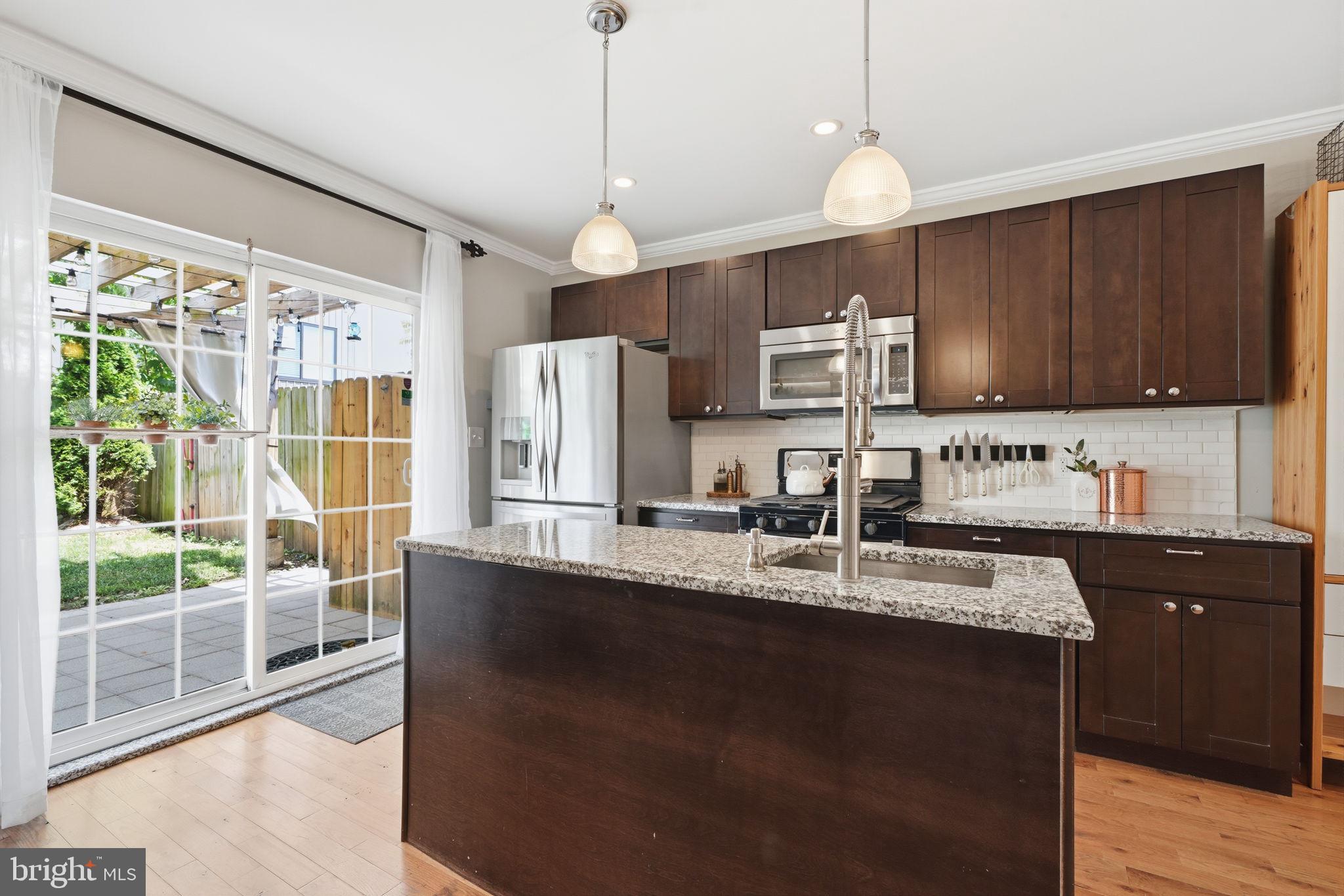 ROXBOROUGH - Residential
