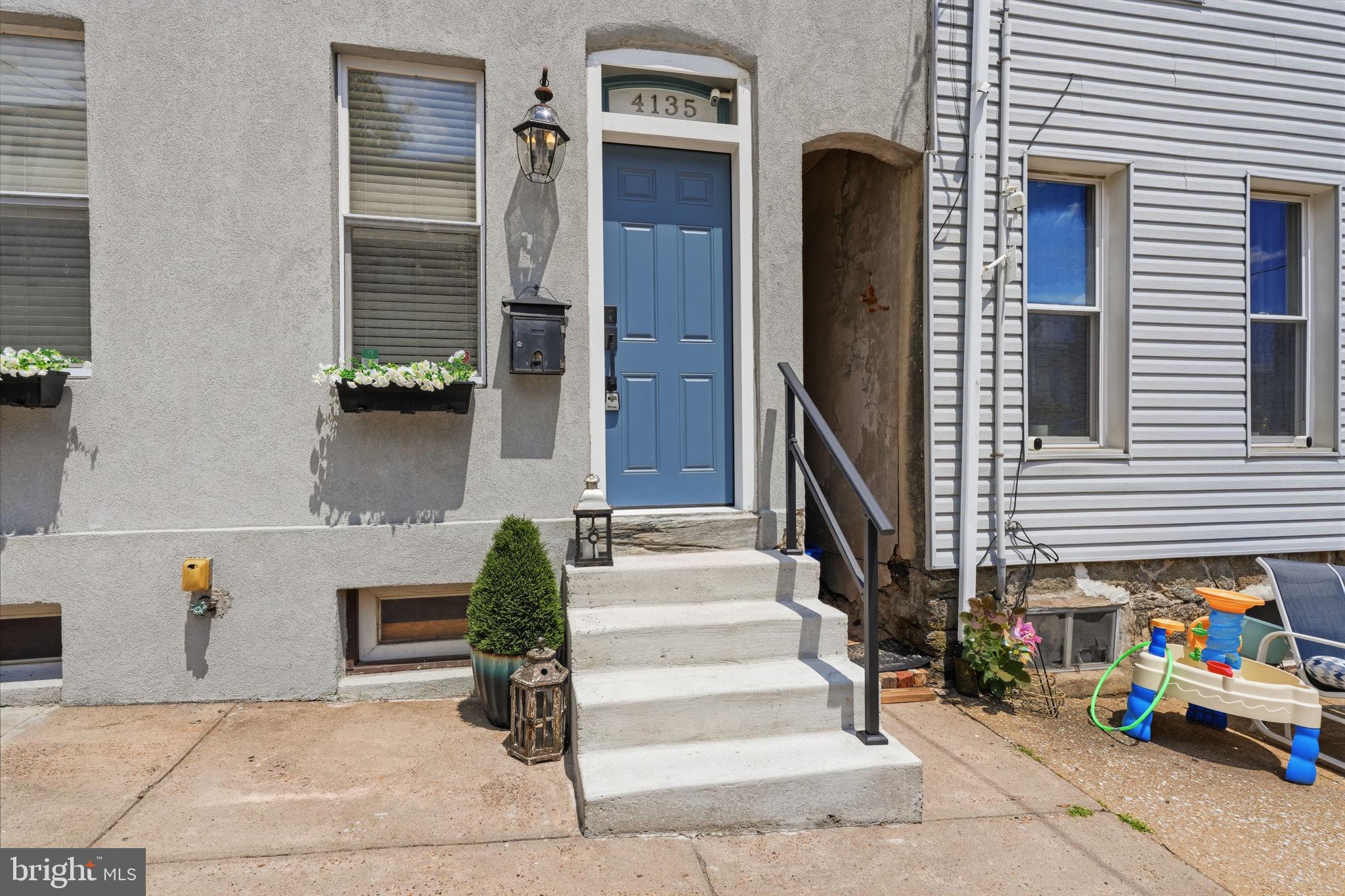 ROXBOROUGH - Residential