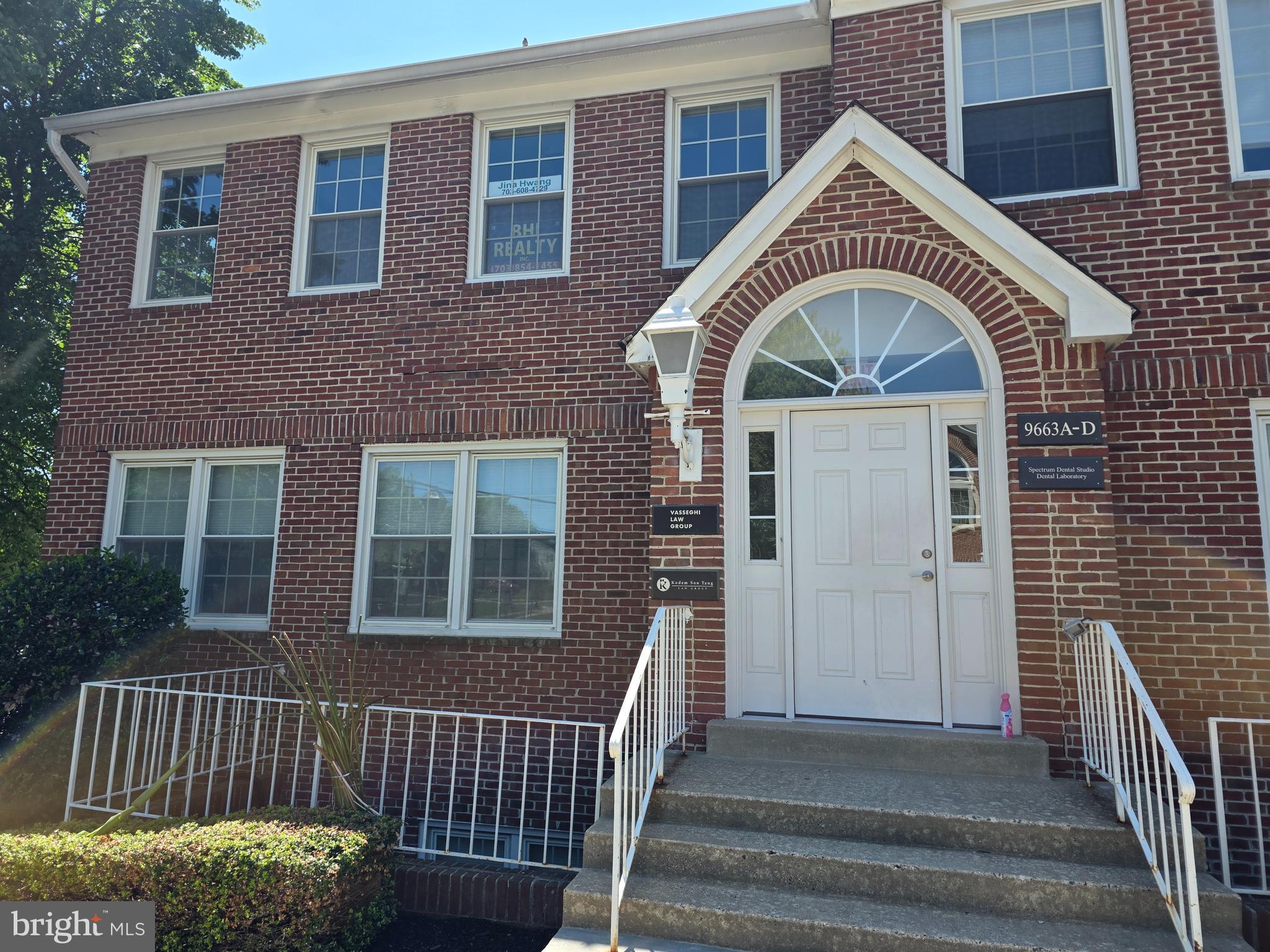 Great end unit available at Woodson Sq,  Renovated 2nd floor unit, Floor, Kitchen, Restroom, Paint. Glass front door, Reception area, private offices, large conference room, Glass wall, Ample and free parking.