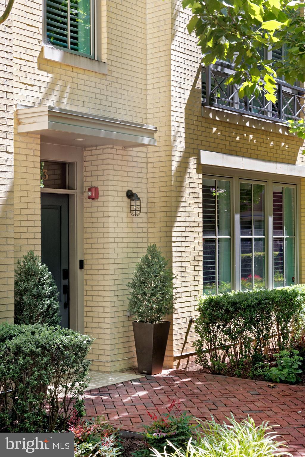 ROBINSON LANDING - Residential