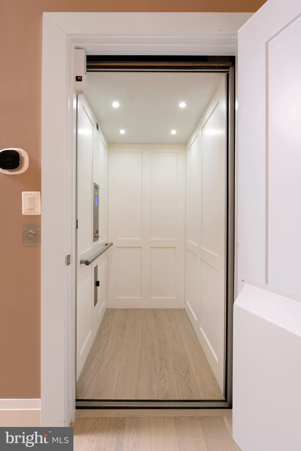 ROBINSON LANDING - Residential