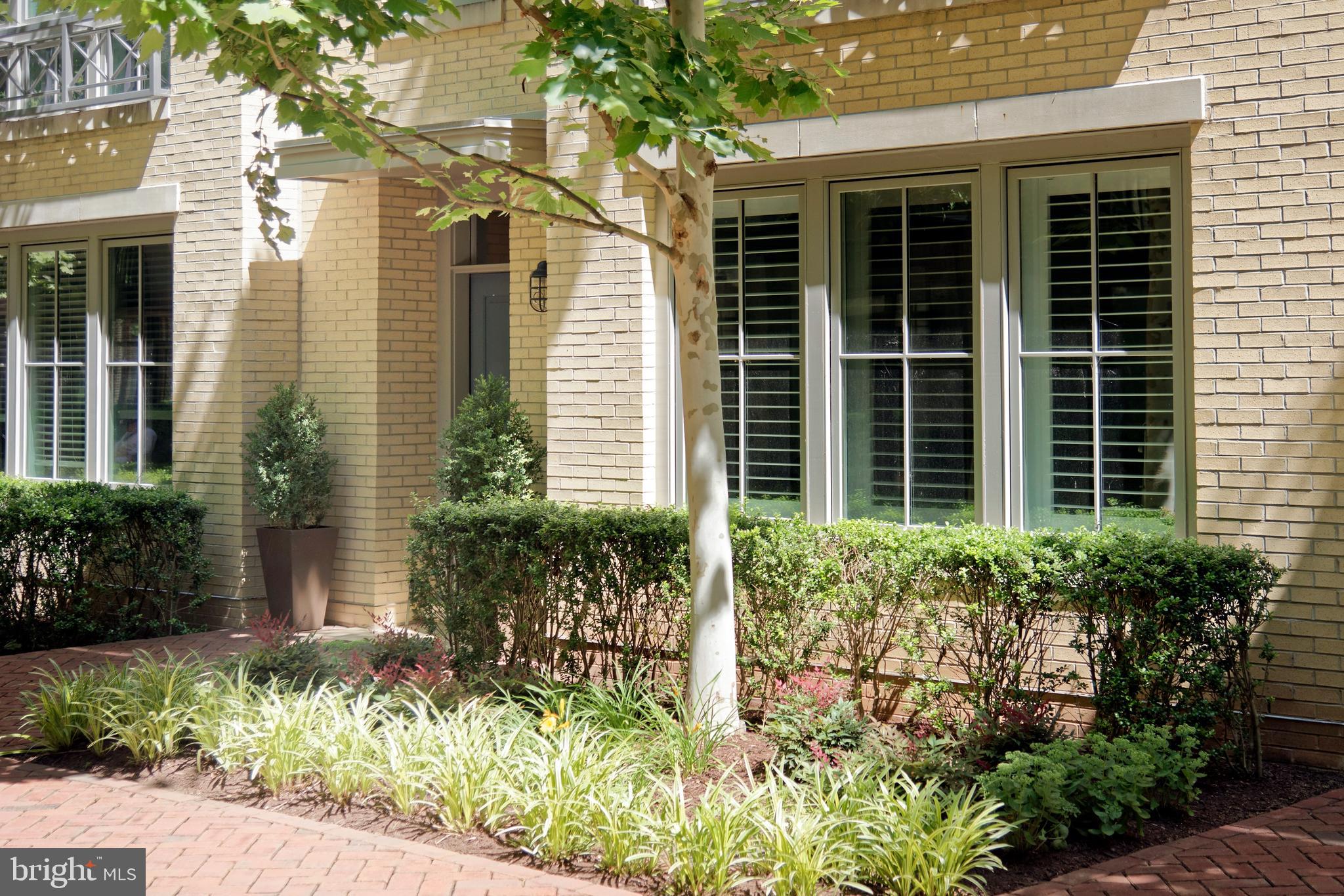 ROBINSON LANDING - Residential