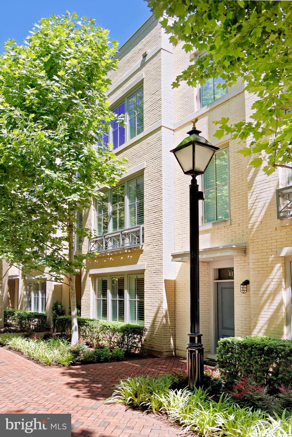ROBINSON LANDING - Residential