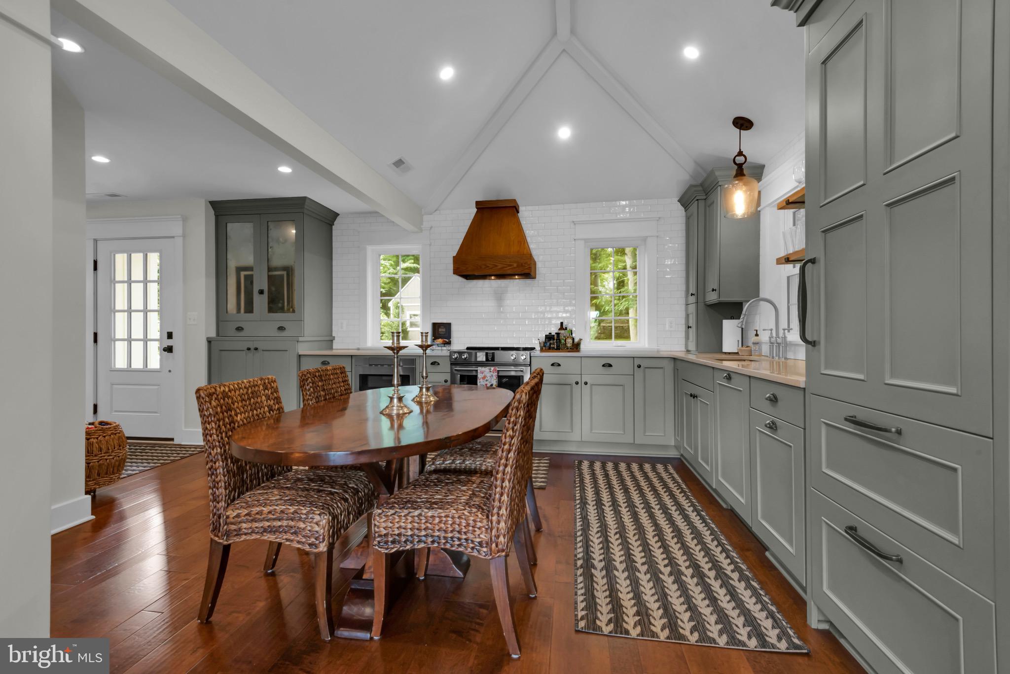 RHODE HARBOR - Residential