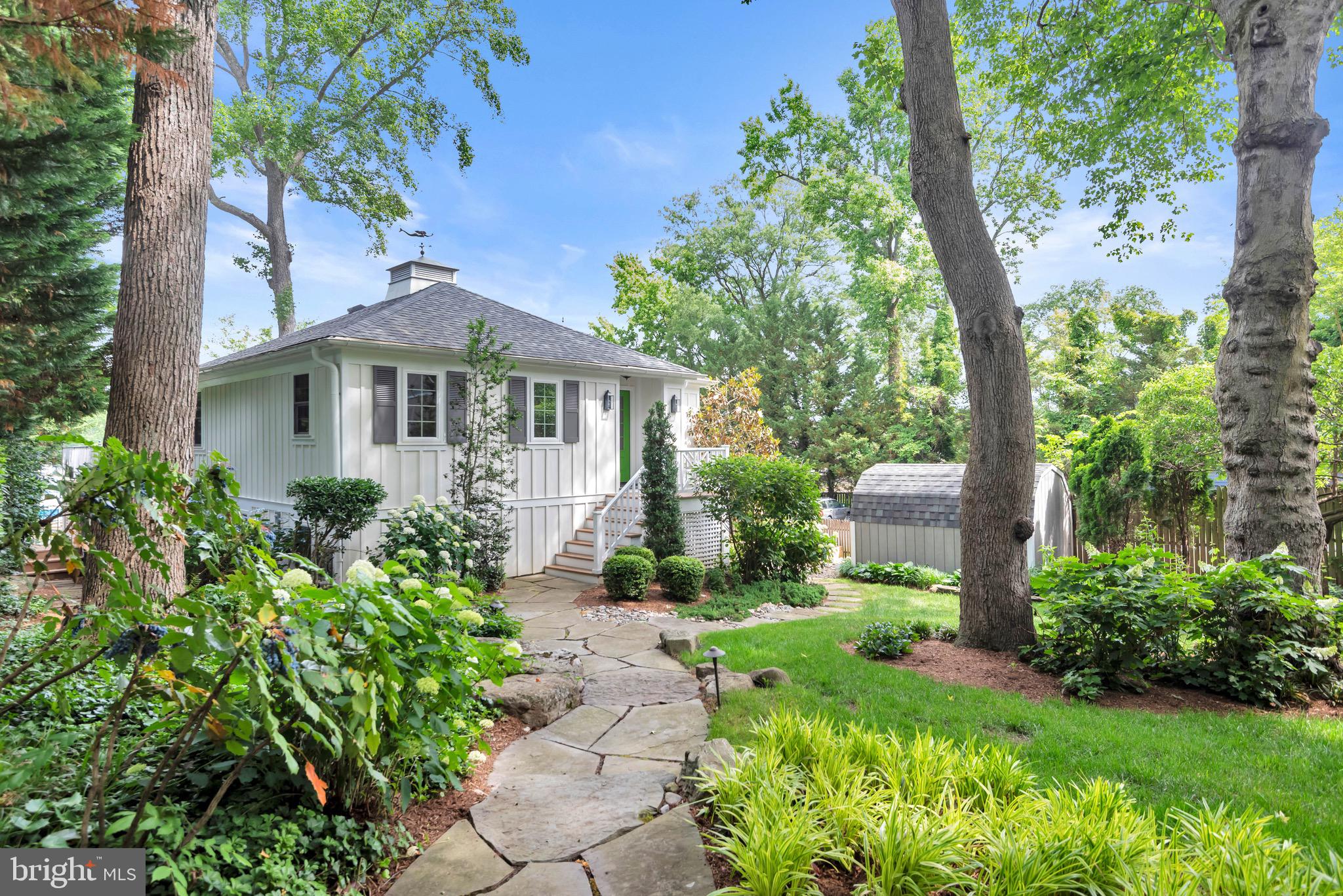 RHODE HARBOR - Residential