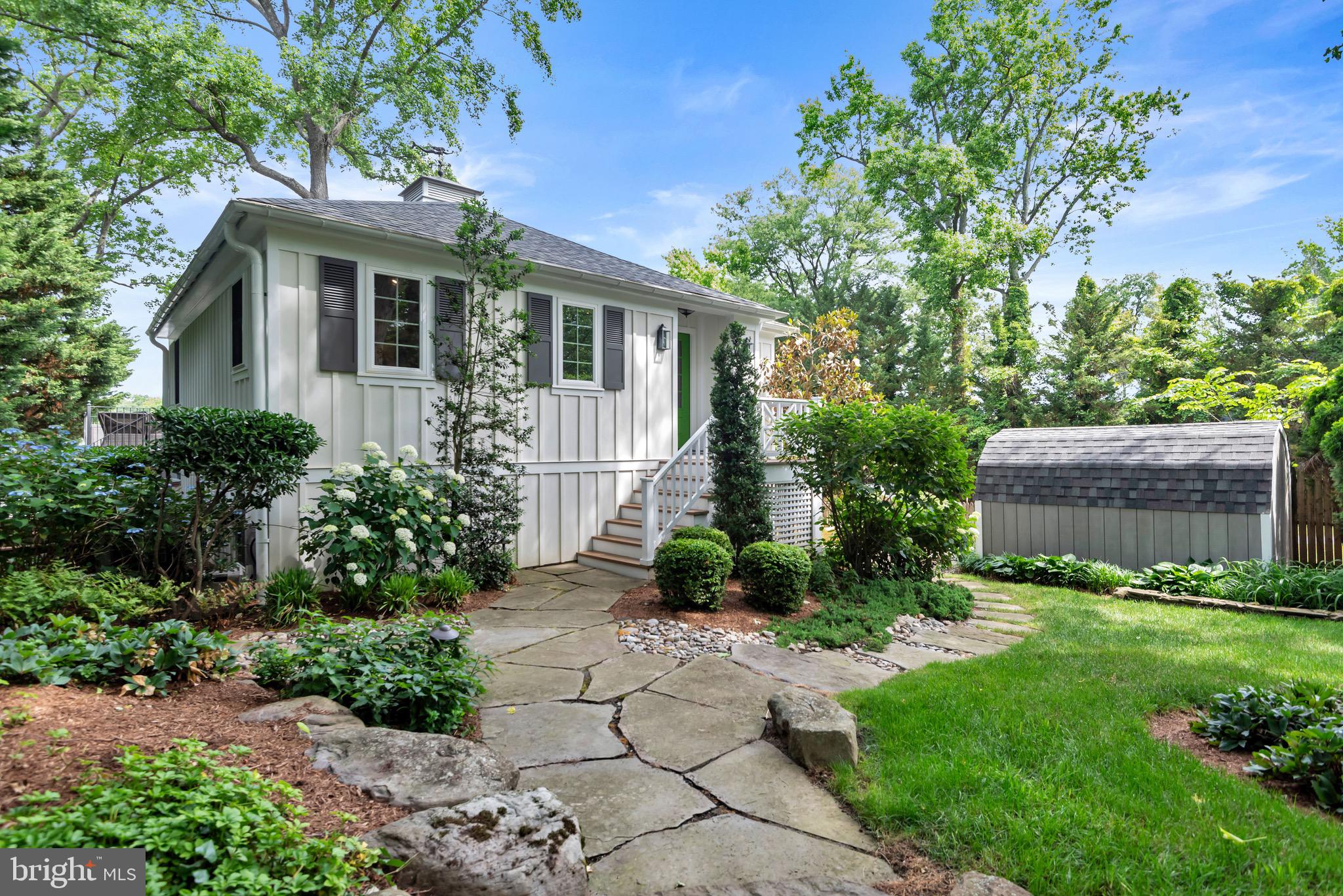 RHODE HARBOR - Residential