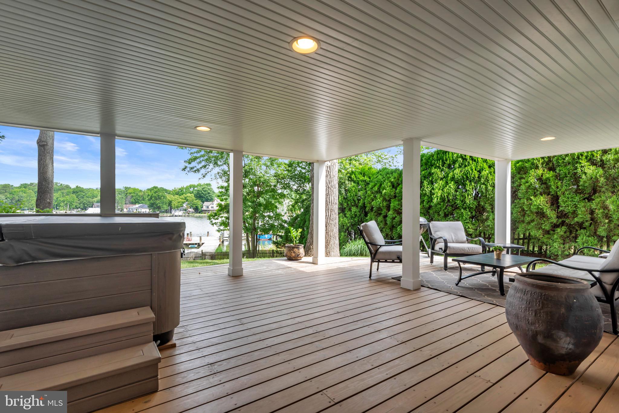 RHODE HARBOR - Residential